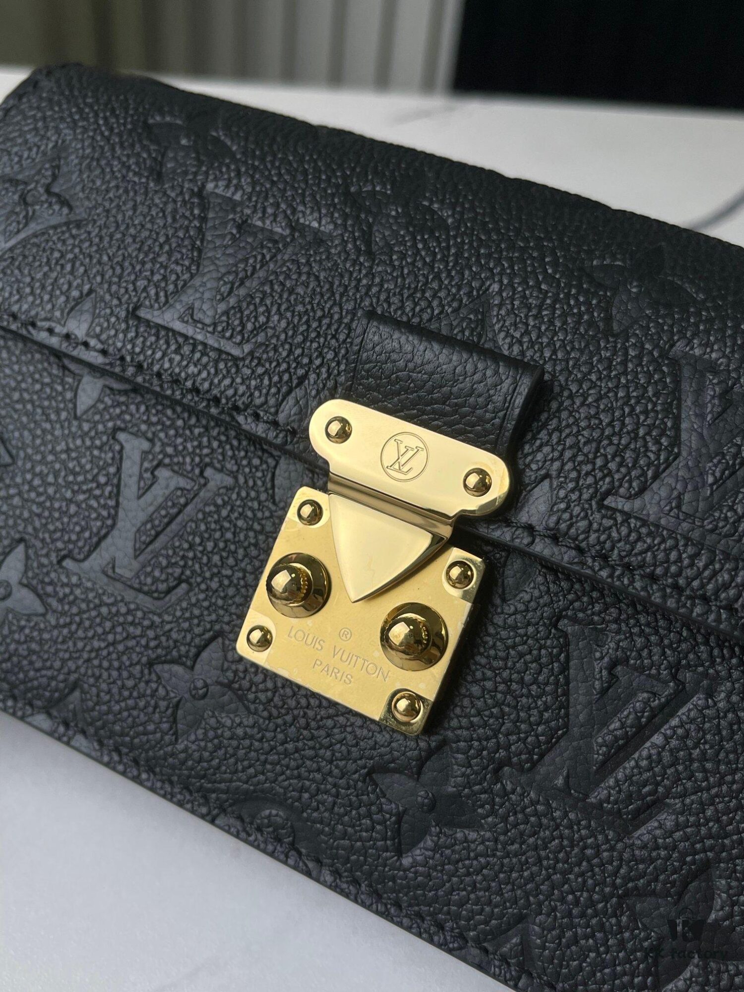 Top-tier Original Order Exclusive Real Shot M82637 Black Full Leather Embossed Wallet On Chain Metis Chain Bag M82836 82637 Black Embossed