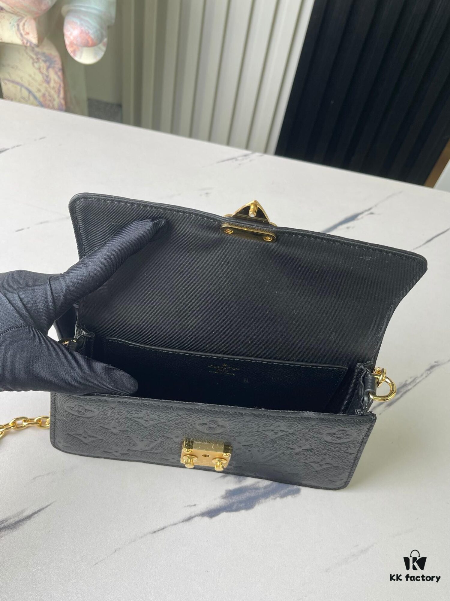 Top-tier Original Order Exclusive Real Shot M82637 Black Full Leather Embossed Wallet On Chain Metis Chain Bag M82836 82637 Black Embossed