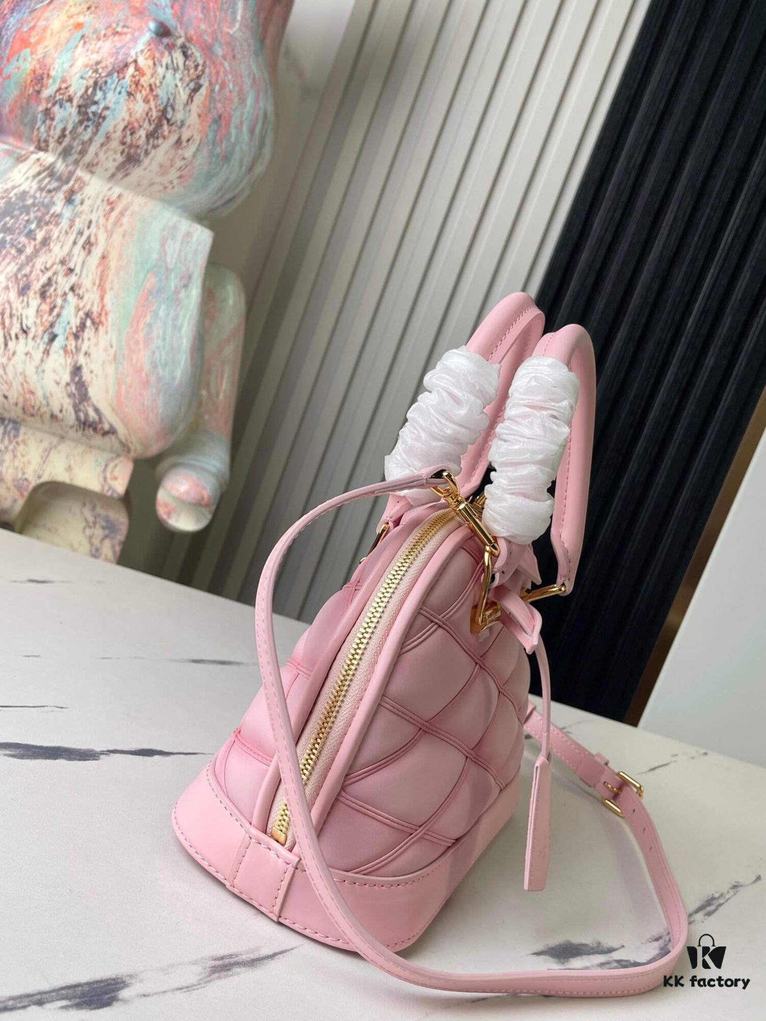 Top Quality Original Design Exclusive Real Shot M24453 Pink Quilted Full Leather Alma BB Shell Handbag