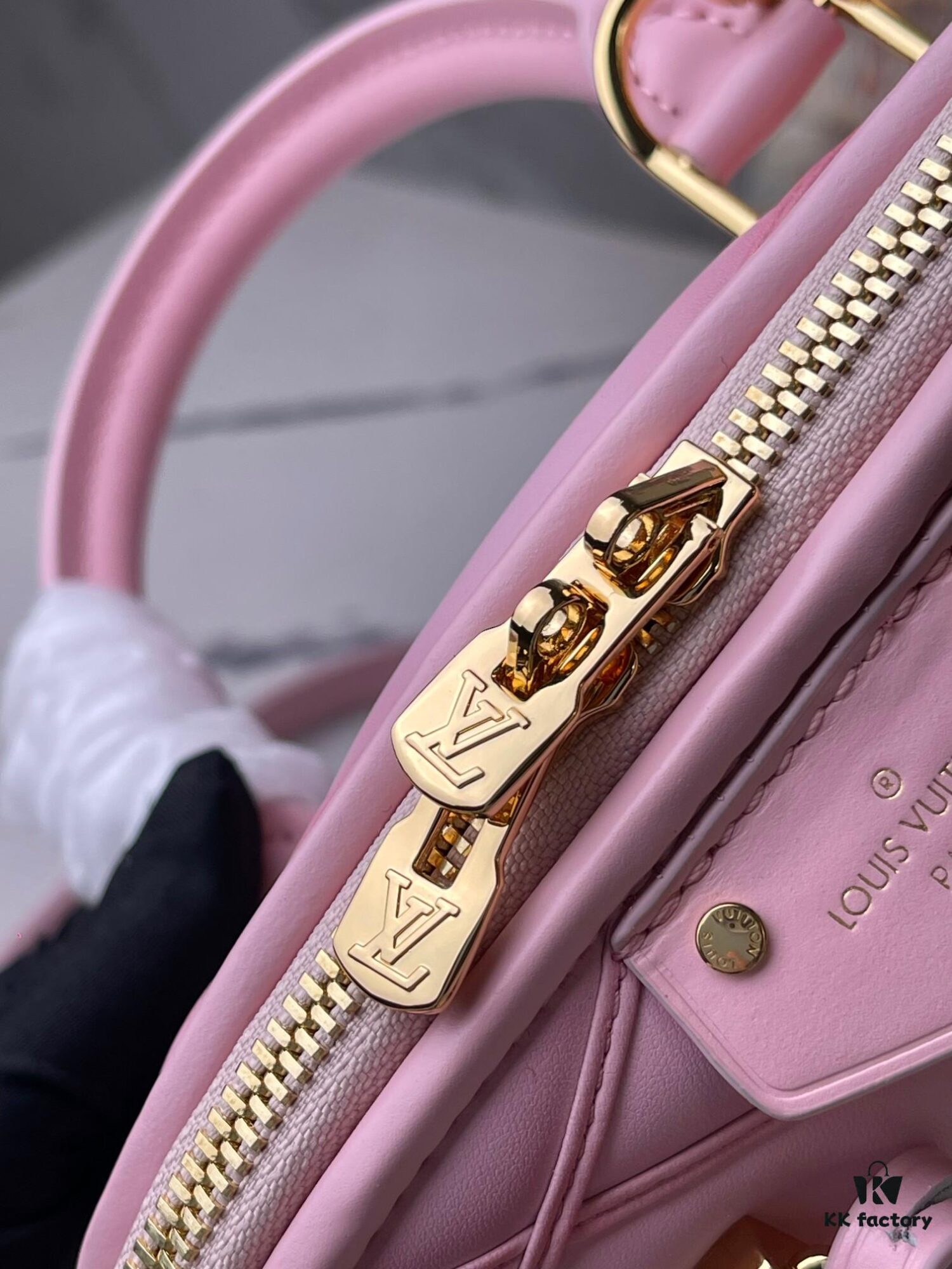 Top Quality Original Design Exclusive Real Shot M24453 Pink Quilted Full Leather Alma BB Shell Handbag