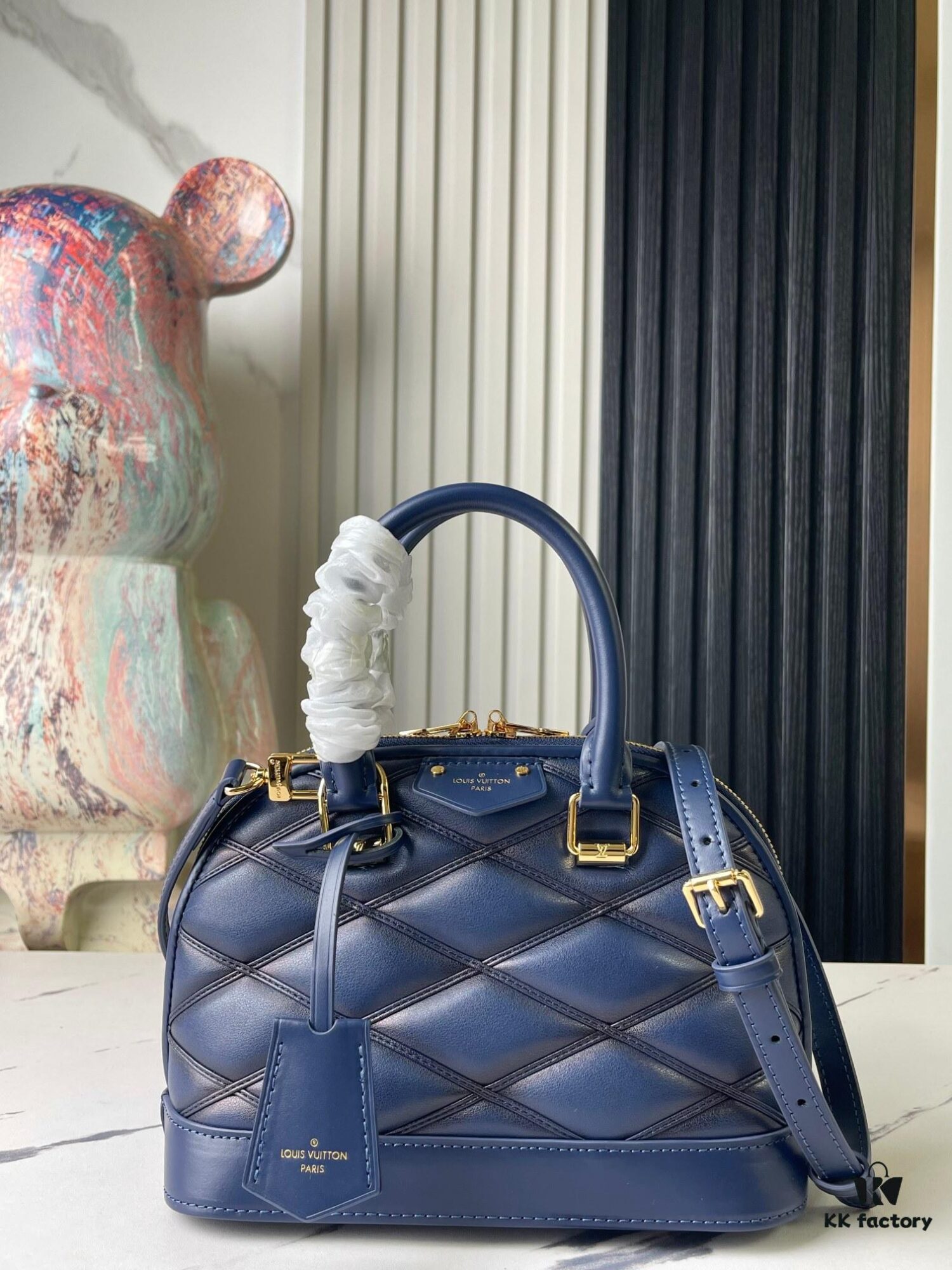 Top Quality Original Design Exclusive Real Shot M23666 Deep Blue Diamond Quilted Full Leather Clam Shell Bag Series Alma BB Handbag
