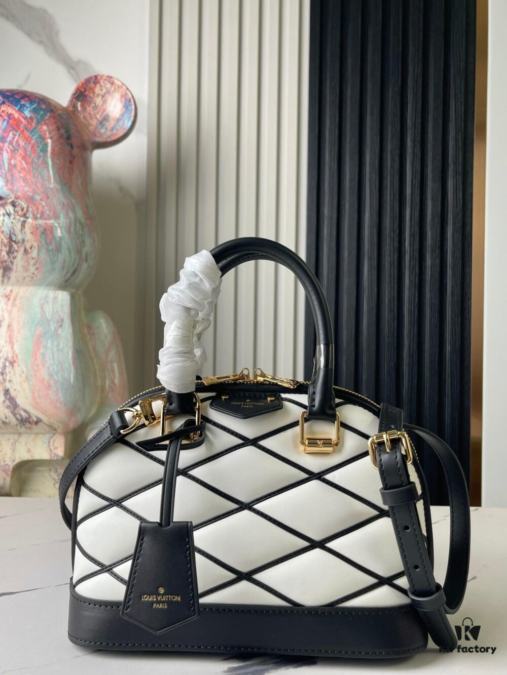 Top-tier Original Stock Exclusive Real Photo M23761 White Diamond-quilted Full Leather Shell Bag Series Alma BB Handbag