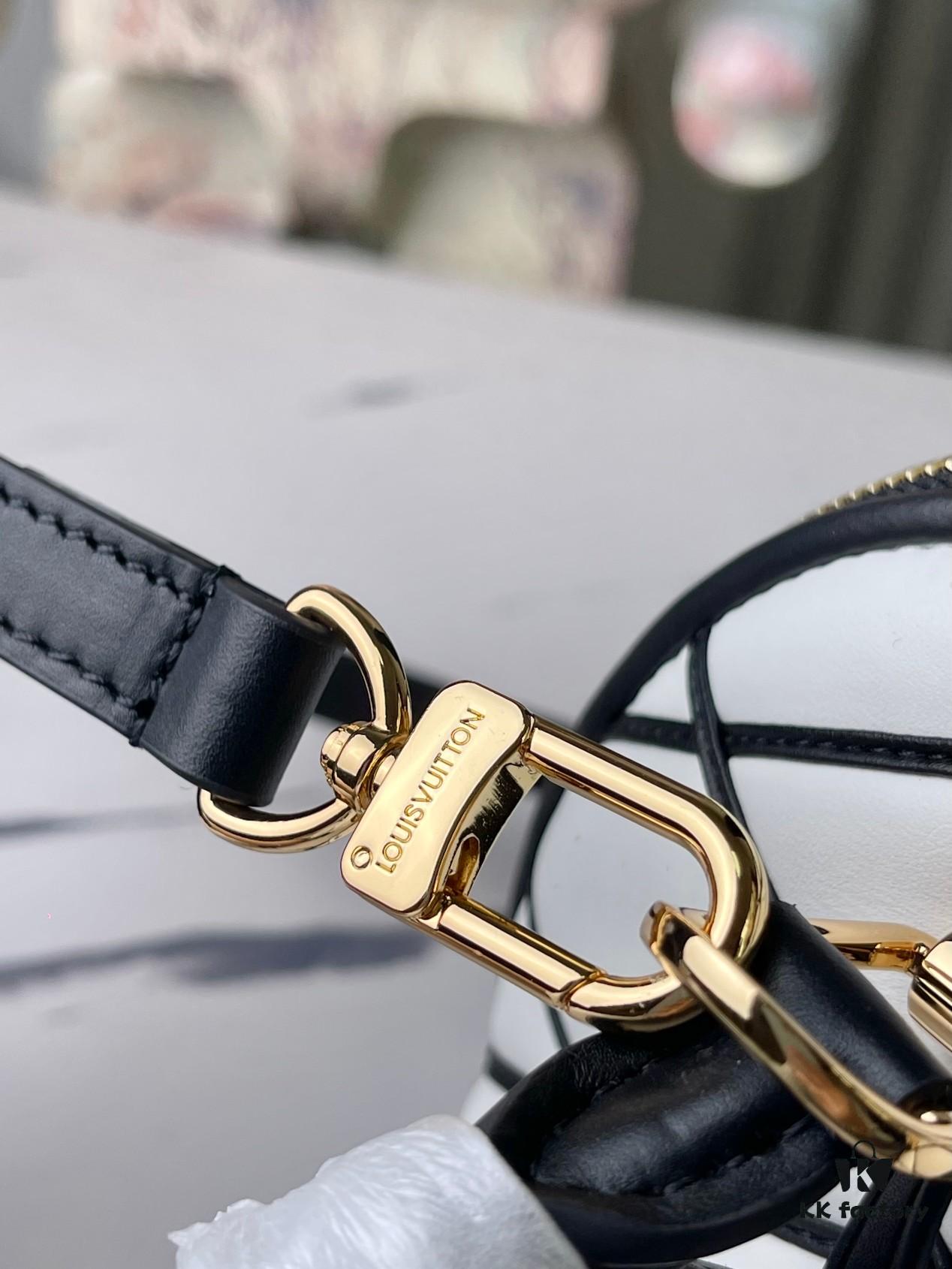 Top-tier Original Stock Exclusive Real Photo M23761 White Diamond-quilted Full Leather Shell Bag Series Alma BB Handbag