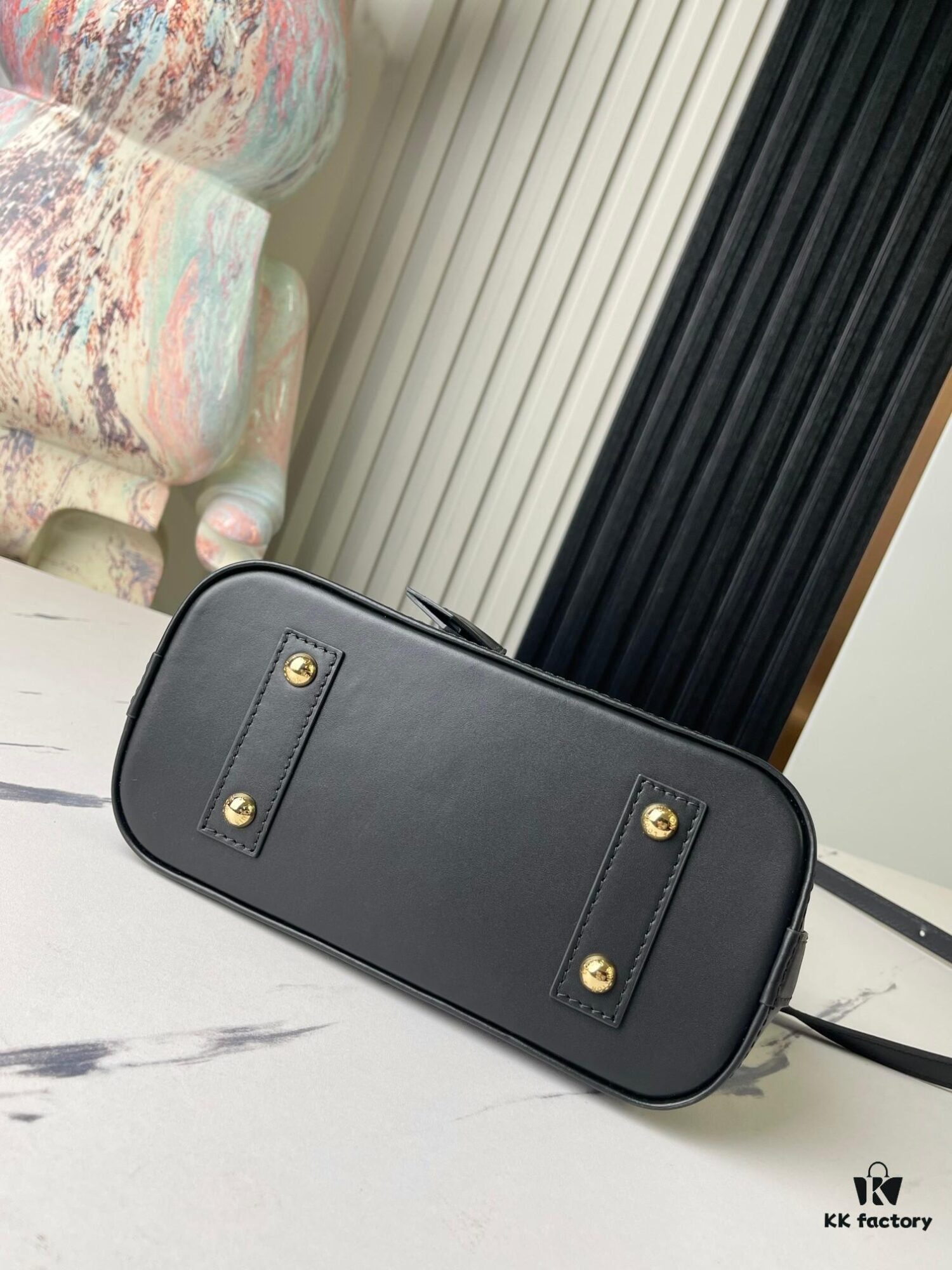 Top-tier Original Stock Exclusive Real Photo M23761 White Diamond-quilted Full Leather Shell Bag Series Alma BB Handbag