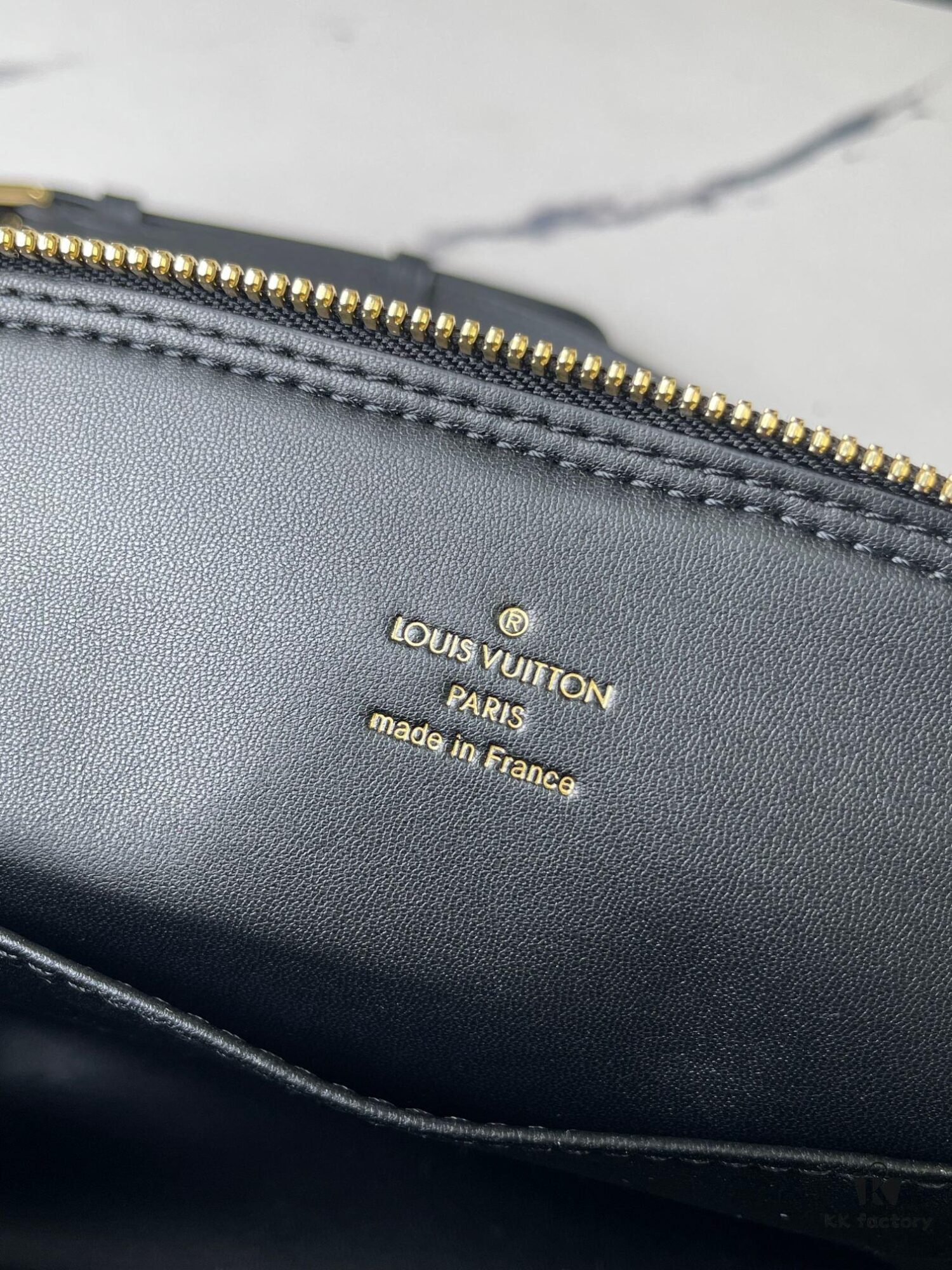 Top-tier Original Stock Exclusive Real Photo M23761 White Diamond-quilted Full Leather Shell Bag Series Alma BB Handbag