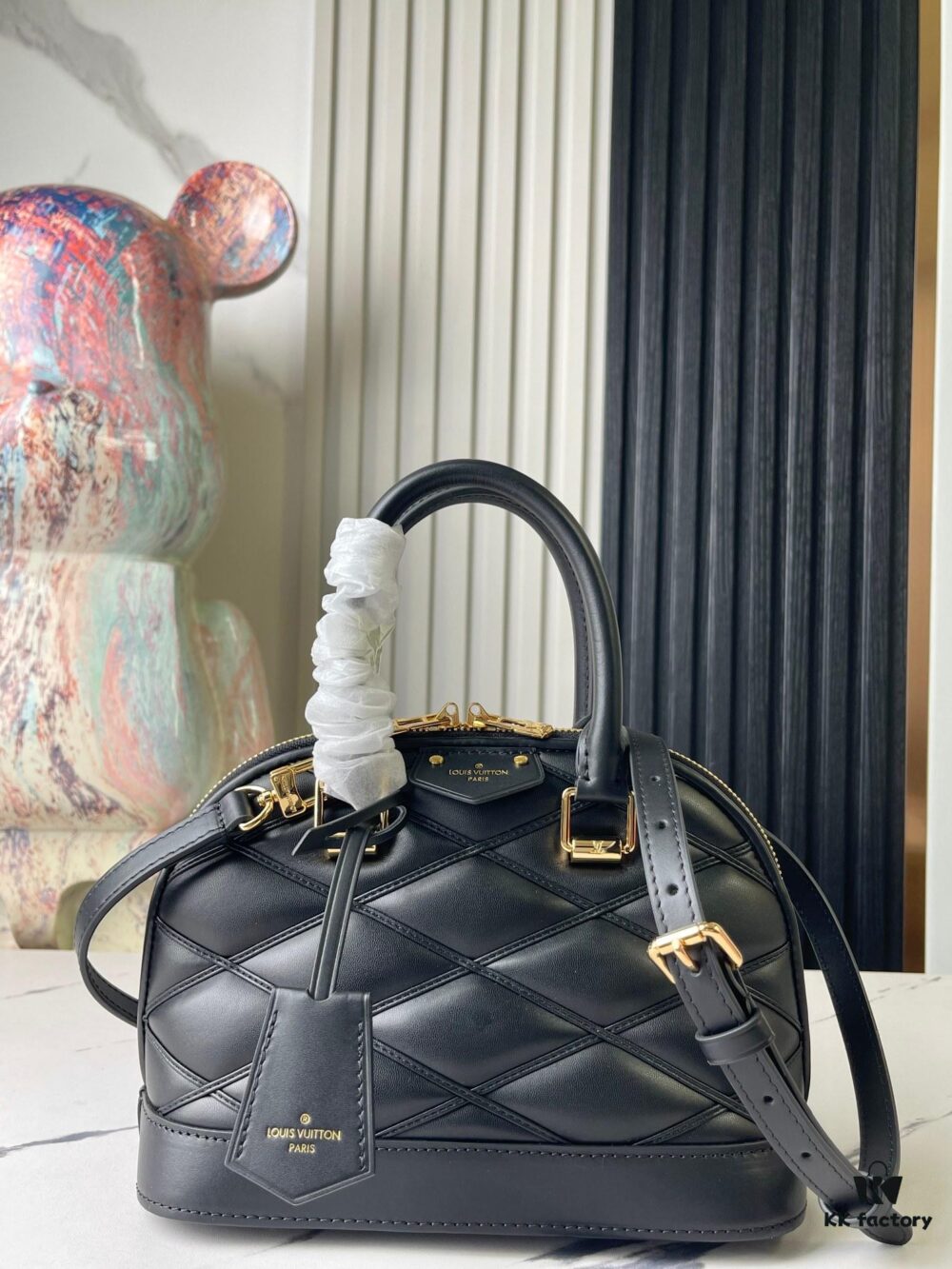 Top-tier Original Stock Exclusive Real Photos M83048 Black Diamond-quilted Full Leather Alma BB Clutch Bag