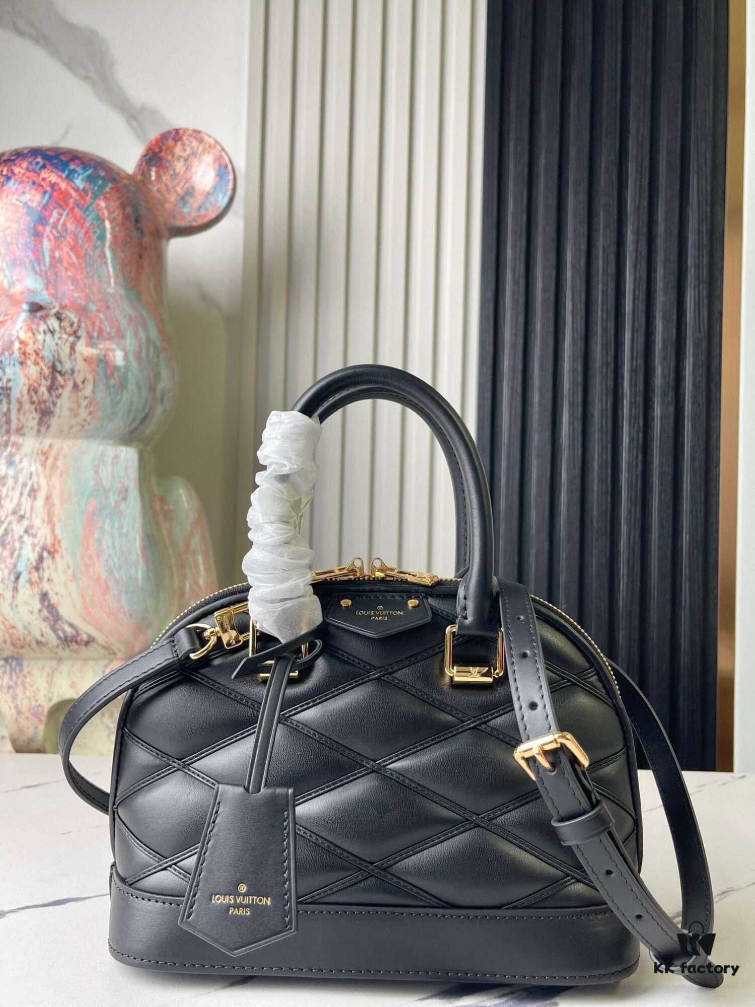 Top-tier Original Stock Exclusive Real Photos M83048 Black Diamond-quilted Full Leather Alma BB Clutch Bag