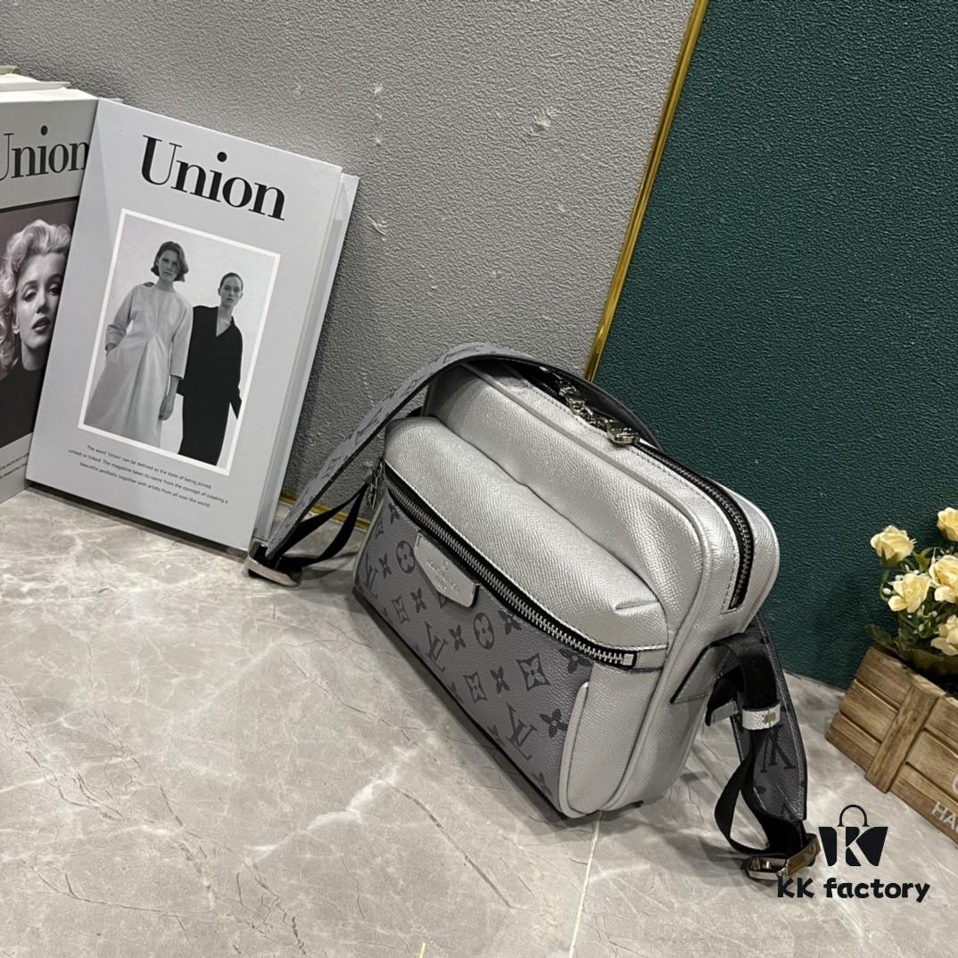 Upgraded M30233 M30241 M30830 Louis Vuitton Outdoor Messenger Bag in Taïga Leather and Monogram Canvas for Spring-Summer 2019