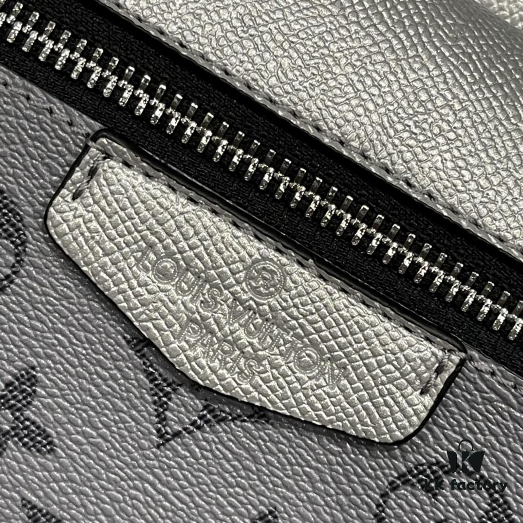 Upgraded M30233 M30241 M30830 Louis Vuitton Outdoor Messenger Bag in Taïga Leather and Monogram Canvas for Spring-Summer 2019