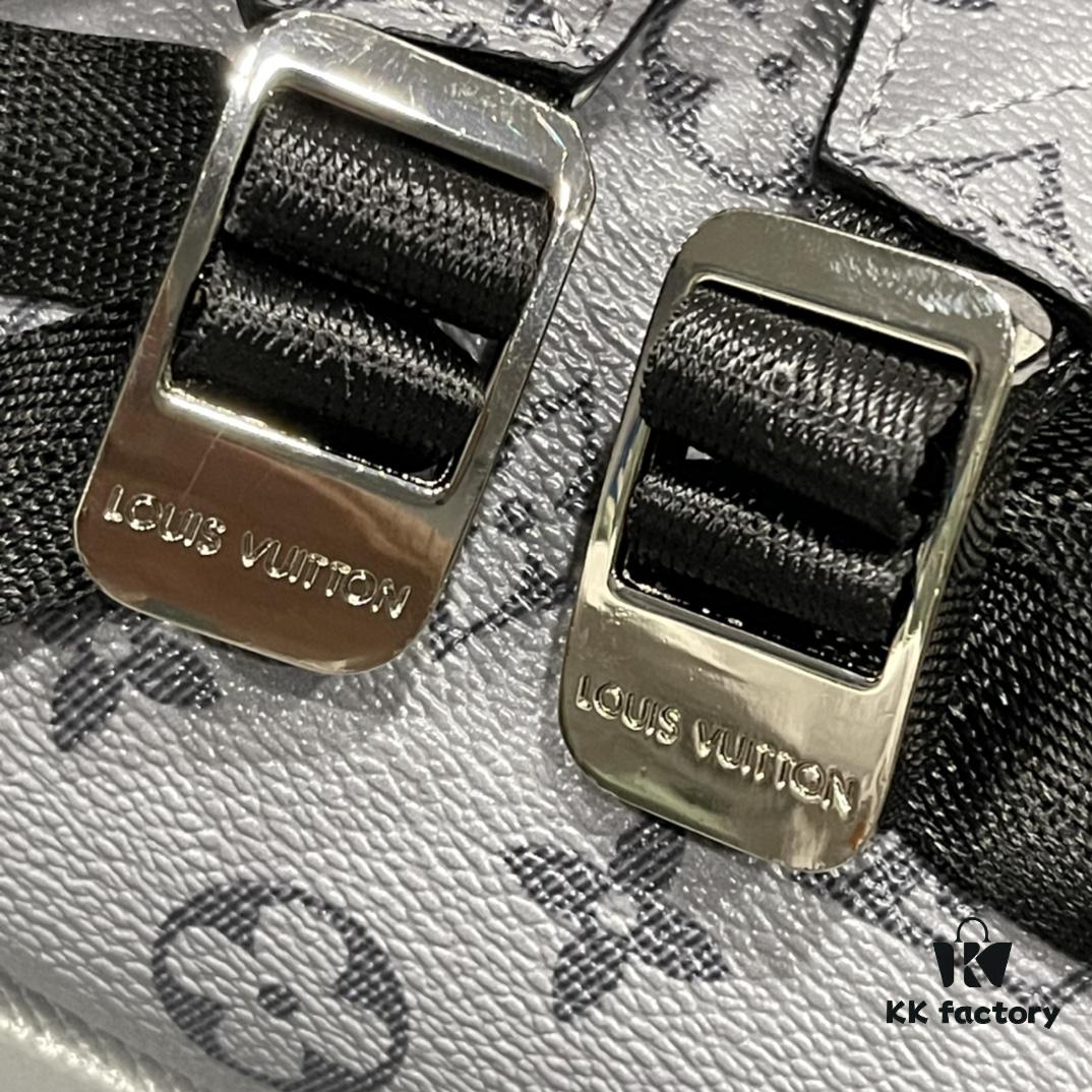 Upgraded M30233 M30241 M30830 Louis Vuitton Outdoor Messenger Bag in Taïga Leather and Monogram Canvas for Spring-Summer 2019