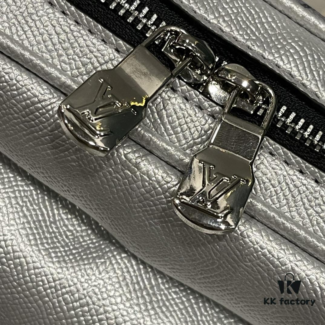 Upgraded M30233 M30241 M30830 Louis Vuitton Outdoor Messenger Bag in Taïga Leather and Monogram Canvas for Spring-Summer 2019