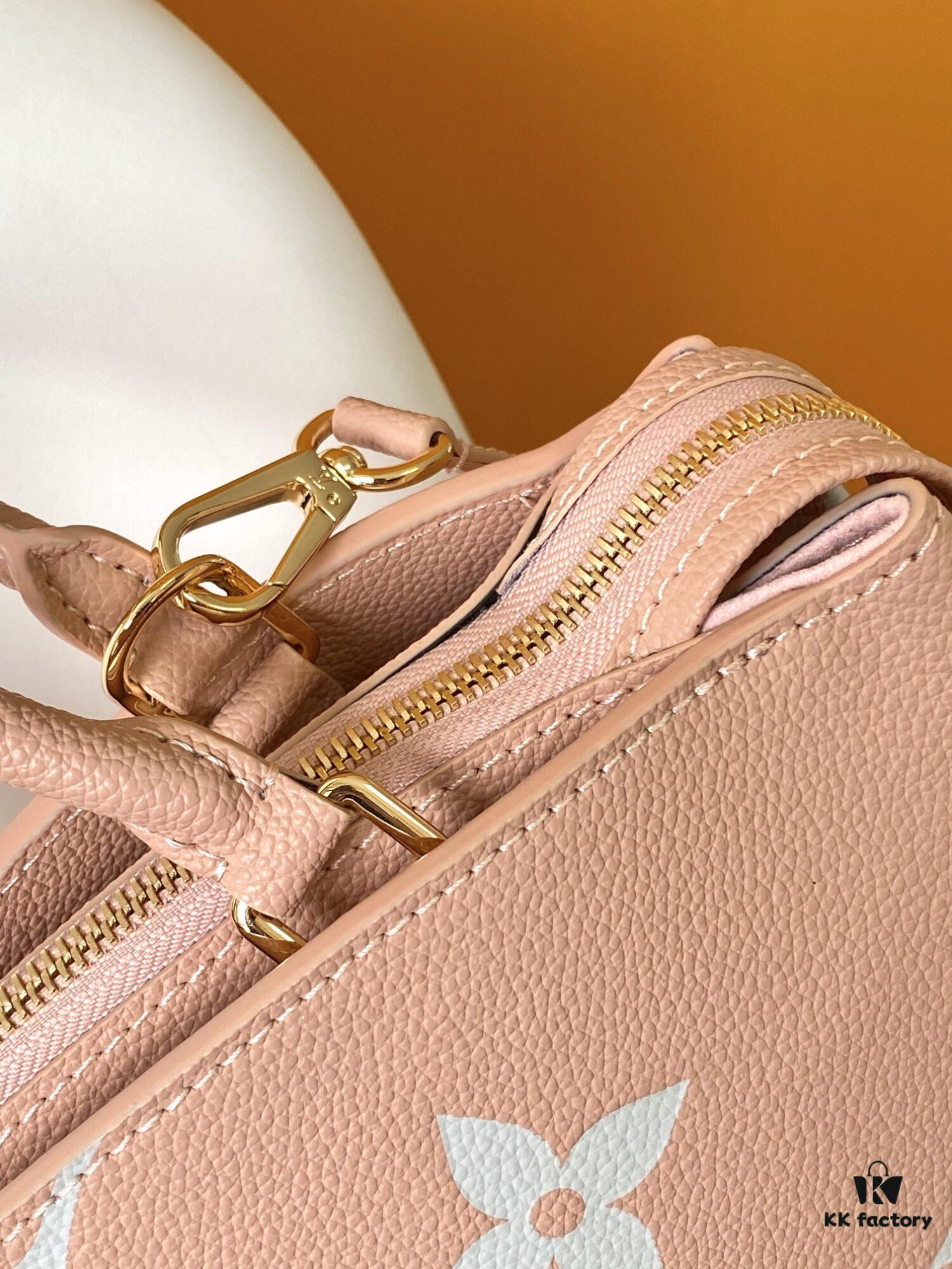 Petit Palais Handbag in Grained Leather with Monogram Motif