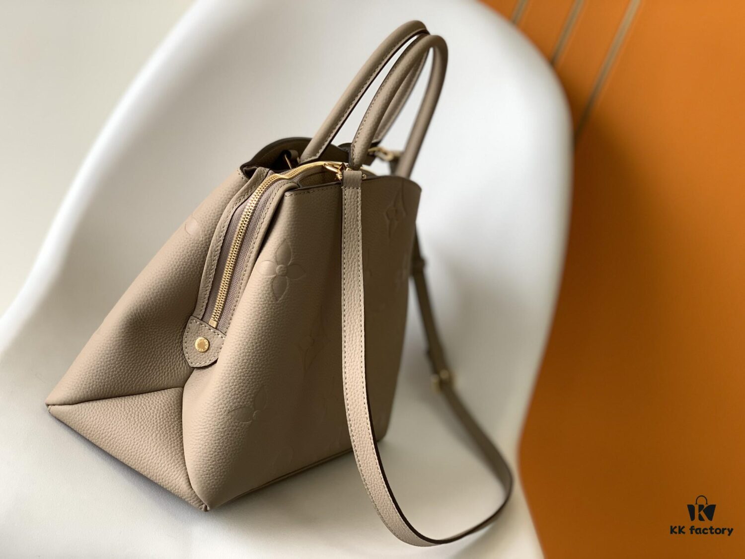 Petit Palais Handbag in Grained Leather with Monogram Flower Embossing