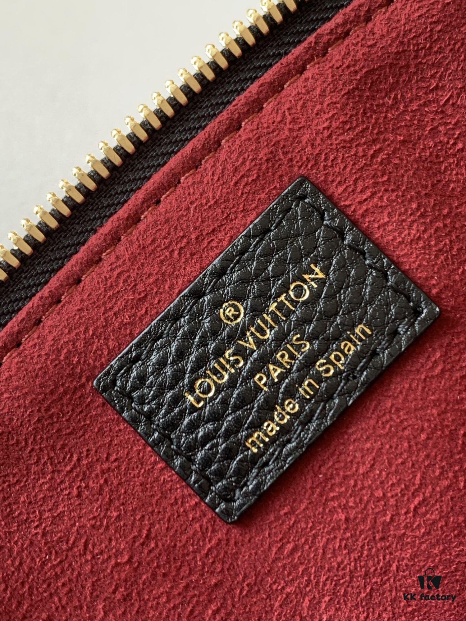 Petit Palais Handbag in Grained Leather with Monogram Giant Print