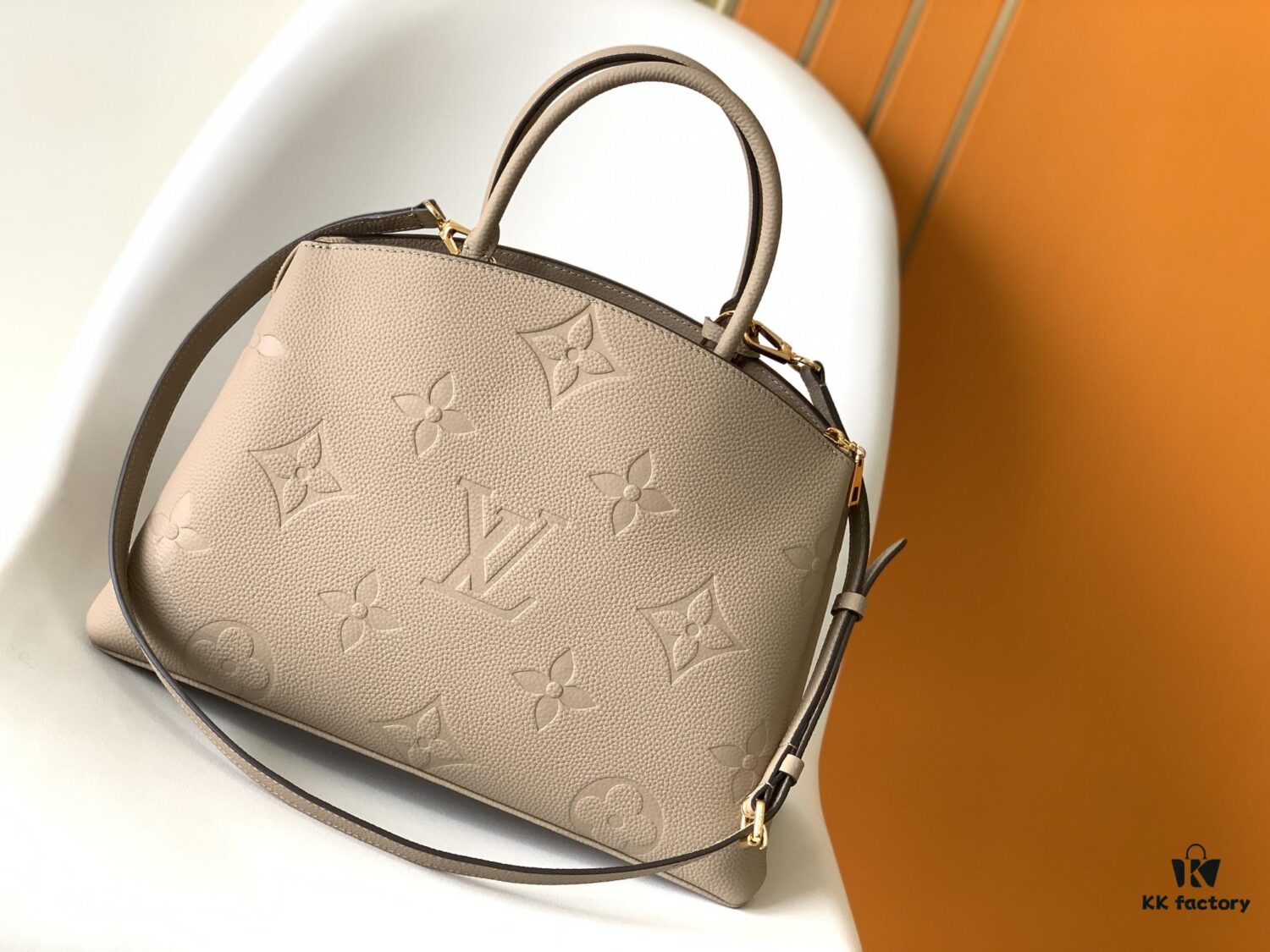 Petit Palais Handbag in Grained Leather with Monogram Flower Embossing