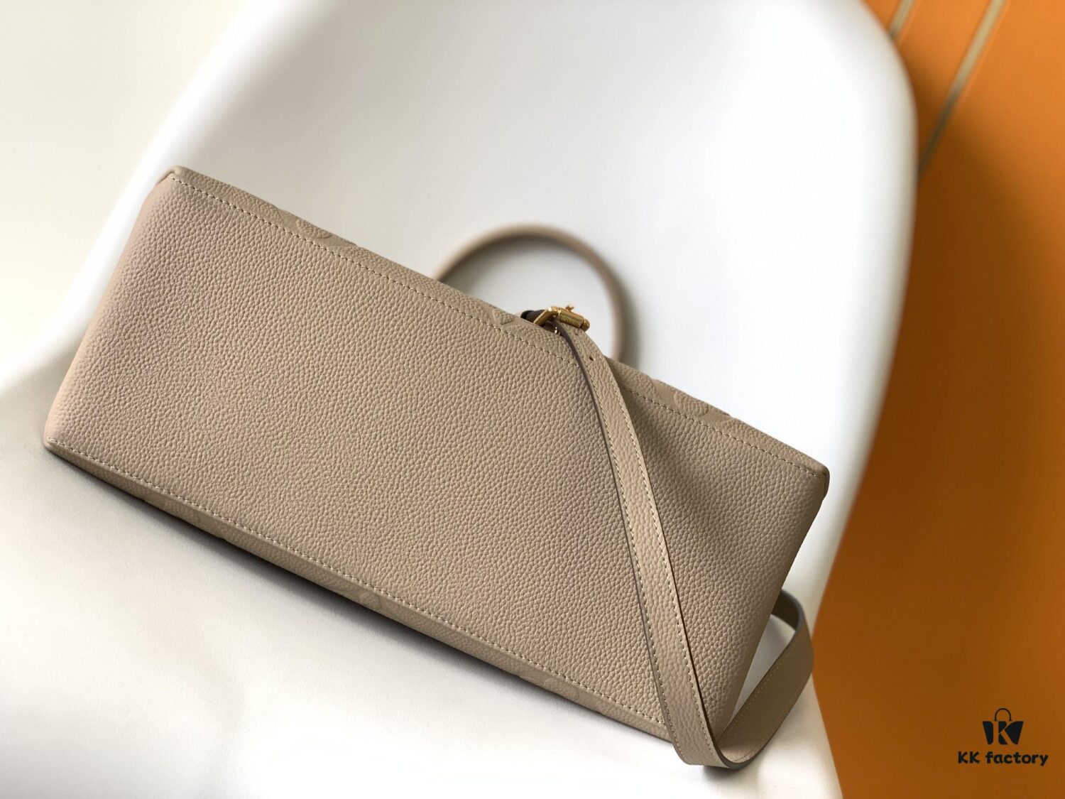 Petit Palais Handbag in Grained Leather with Monogram Flower Embossing