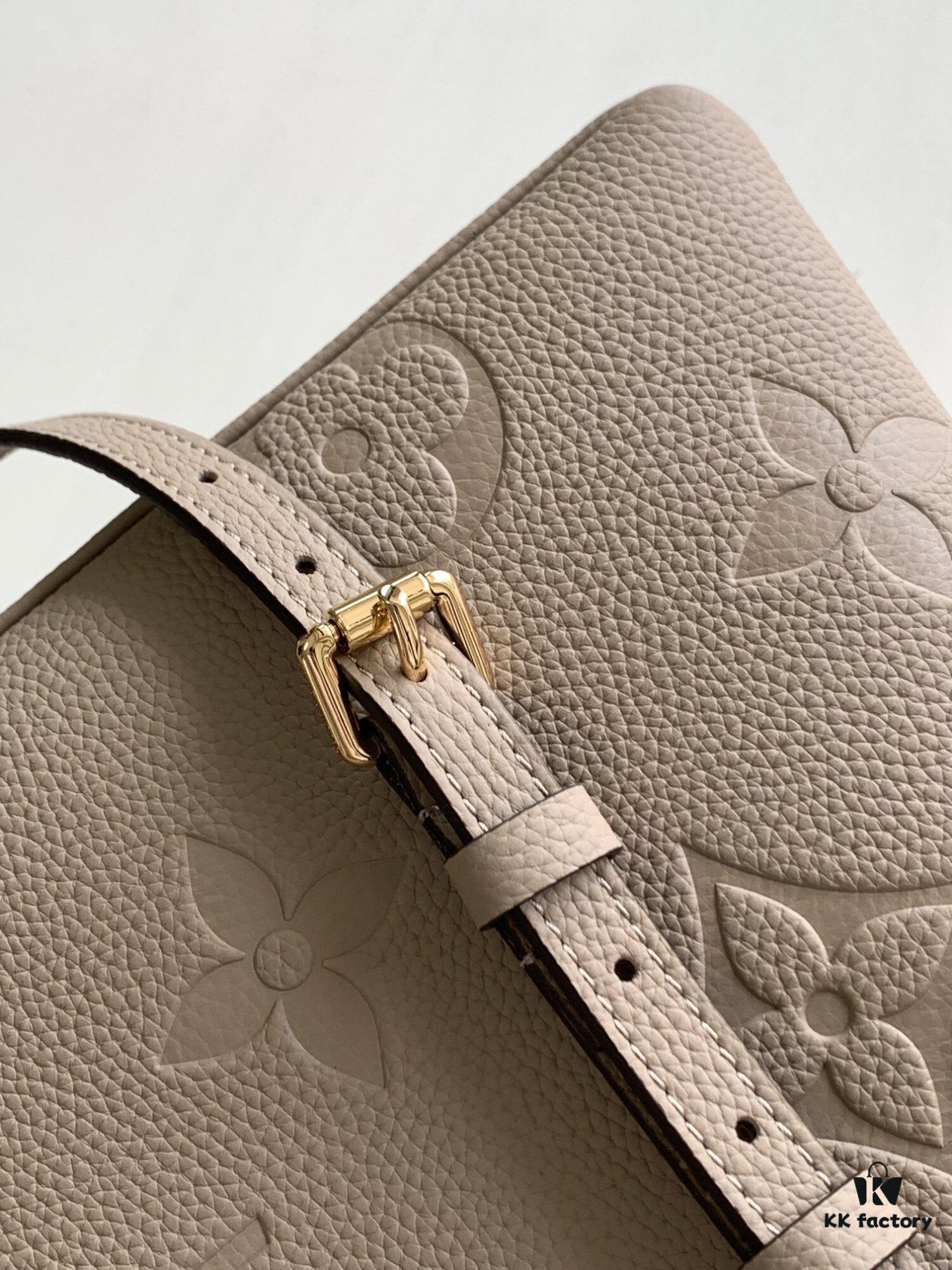 Petit Palais Handbag in Grained Leather with Monogram Flower Embossing