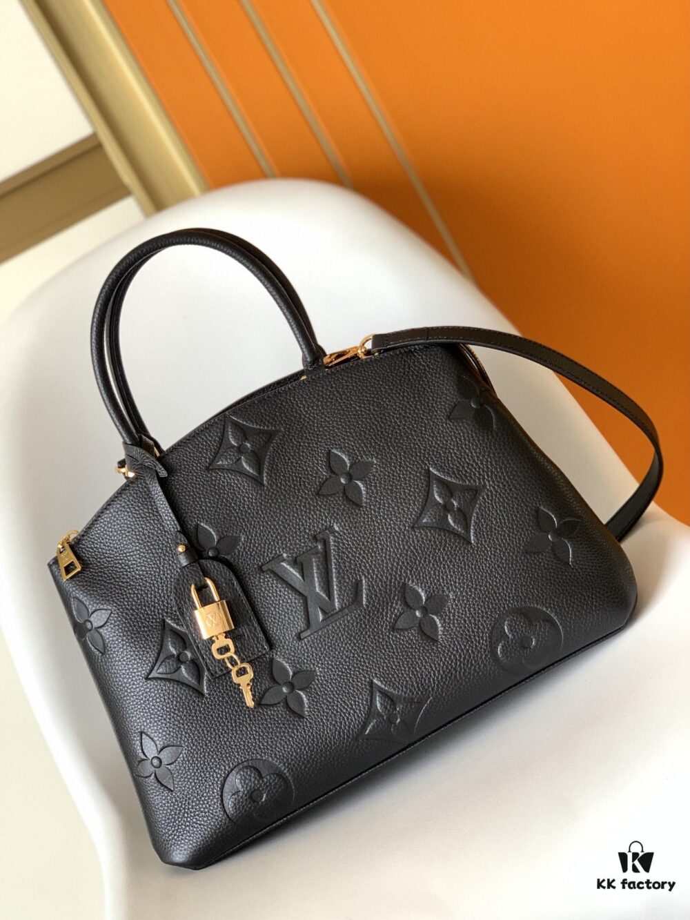 Top Quality Original Order Exclusive Real Shot Petit Palais Handbag