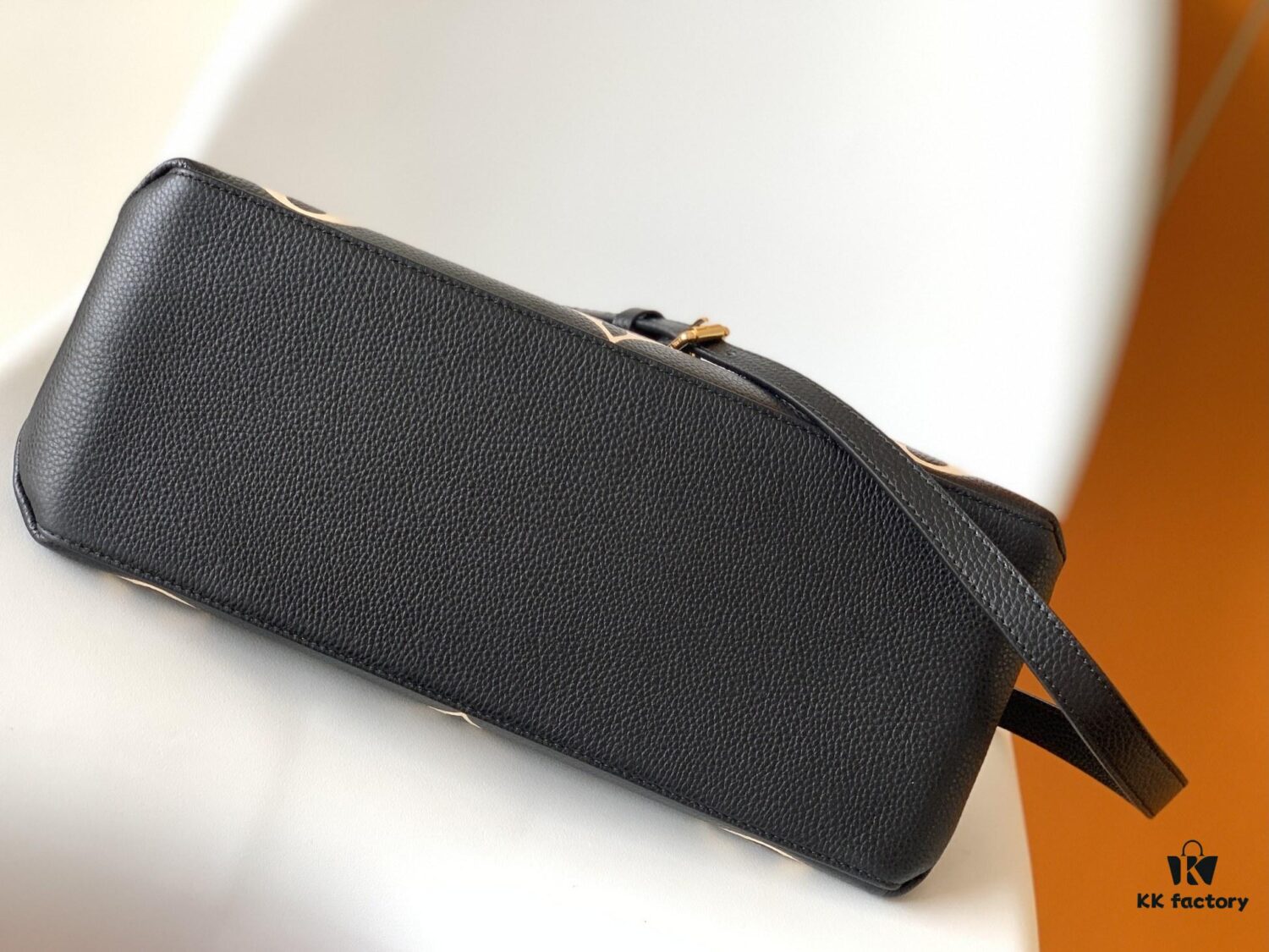 Petit Palais Handbag in Grained Leather with Oversized Monogram Flower and LV Initials