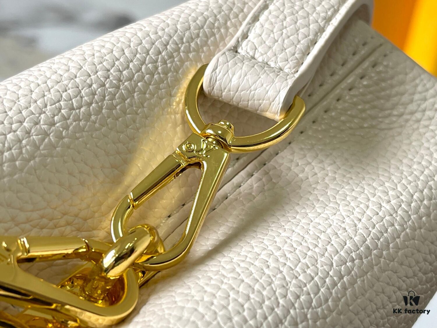 Top-Quality Guangzhou Stock M14393 White Capucines East West Mini Bag