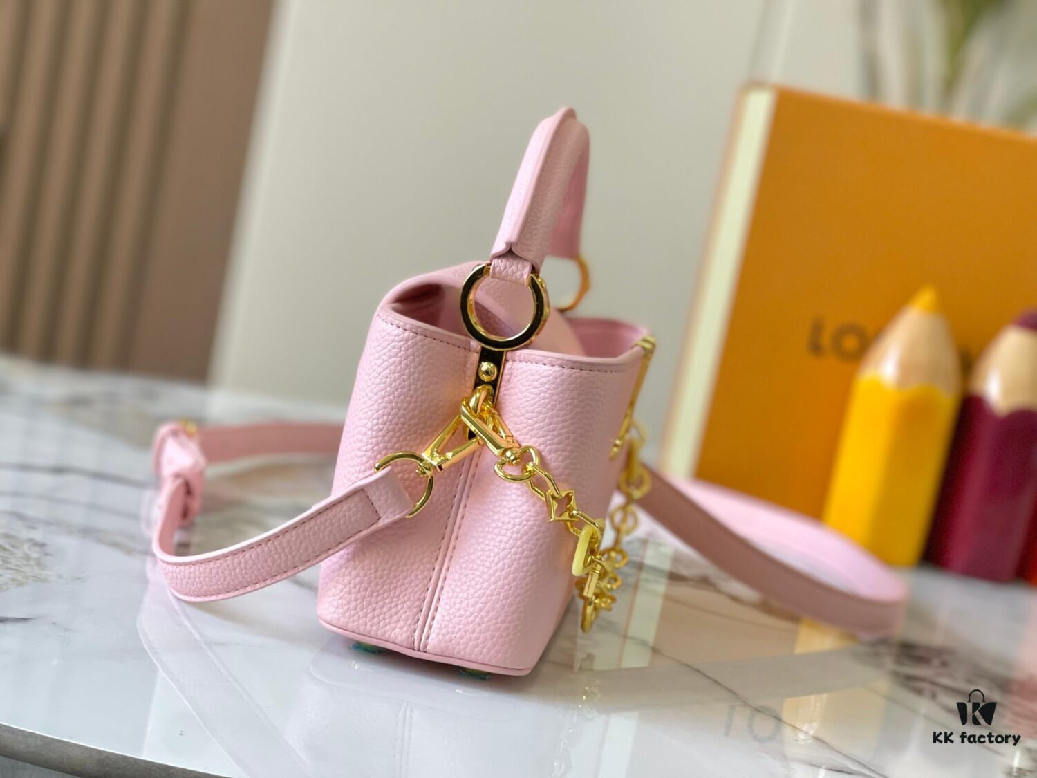 Guangzhou Stock Top Quality Original M14393 Pink Capucines East West Mini Handbag