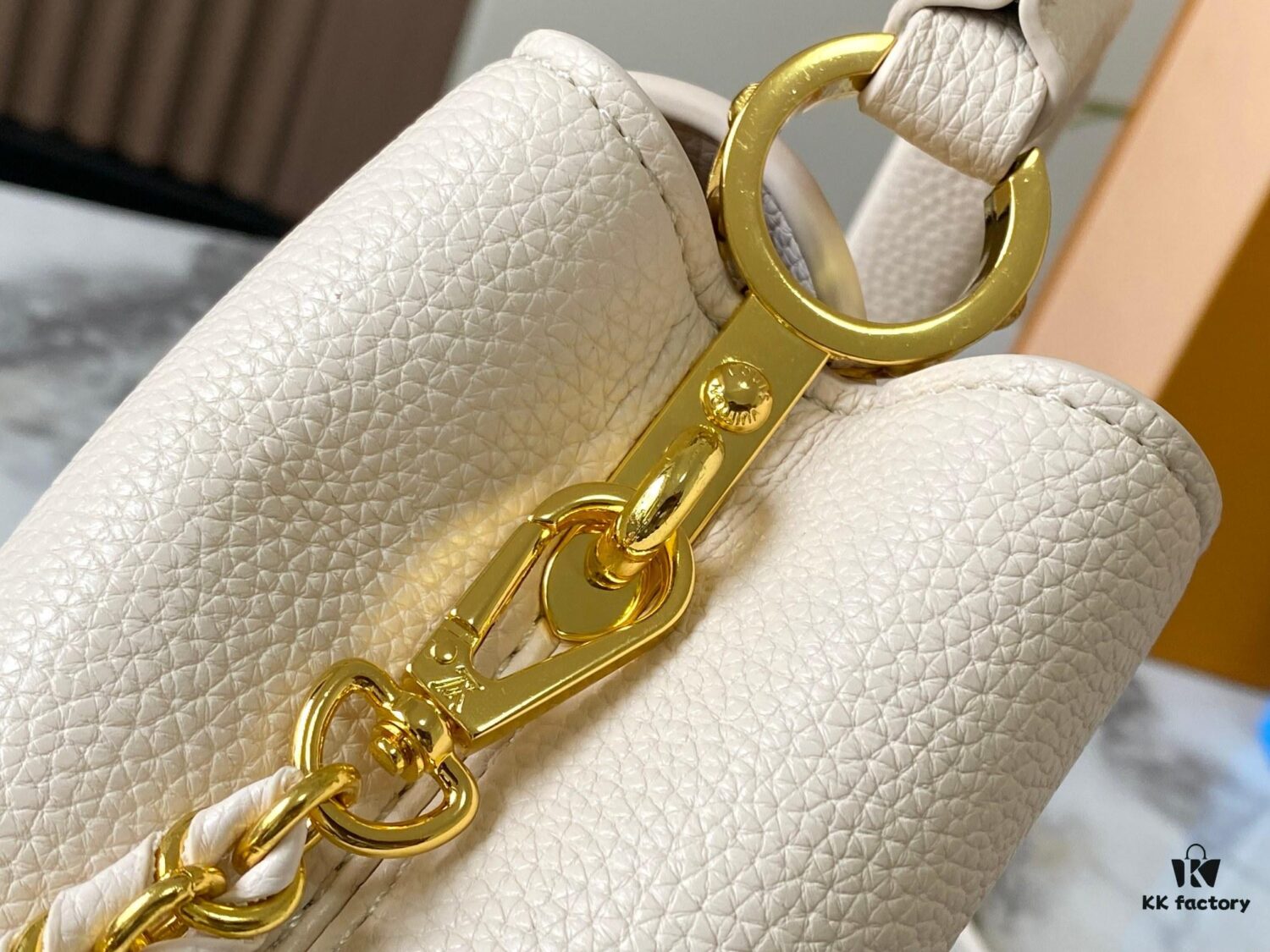 Upgraded M23082 White