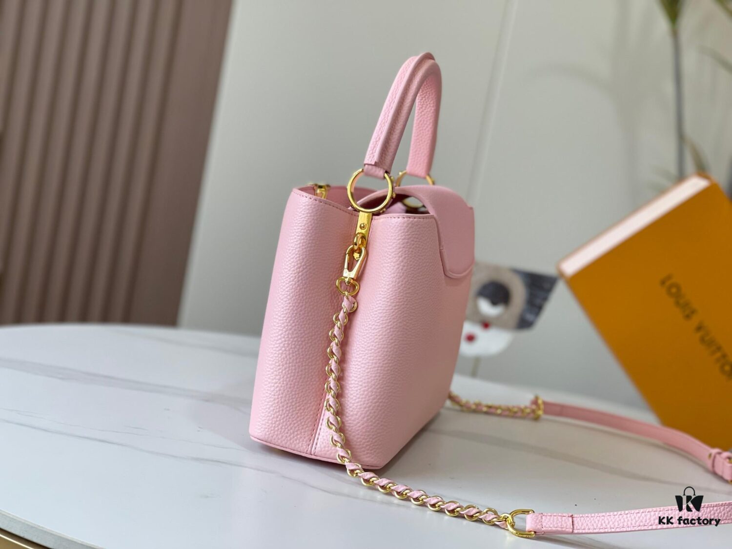 Upgraded M20841 Etoile Pearlized Pink Shell Button Capucines MM Handbag