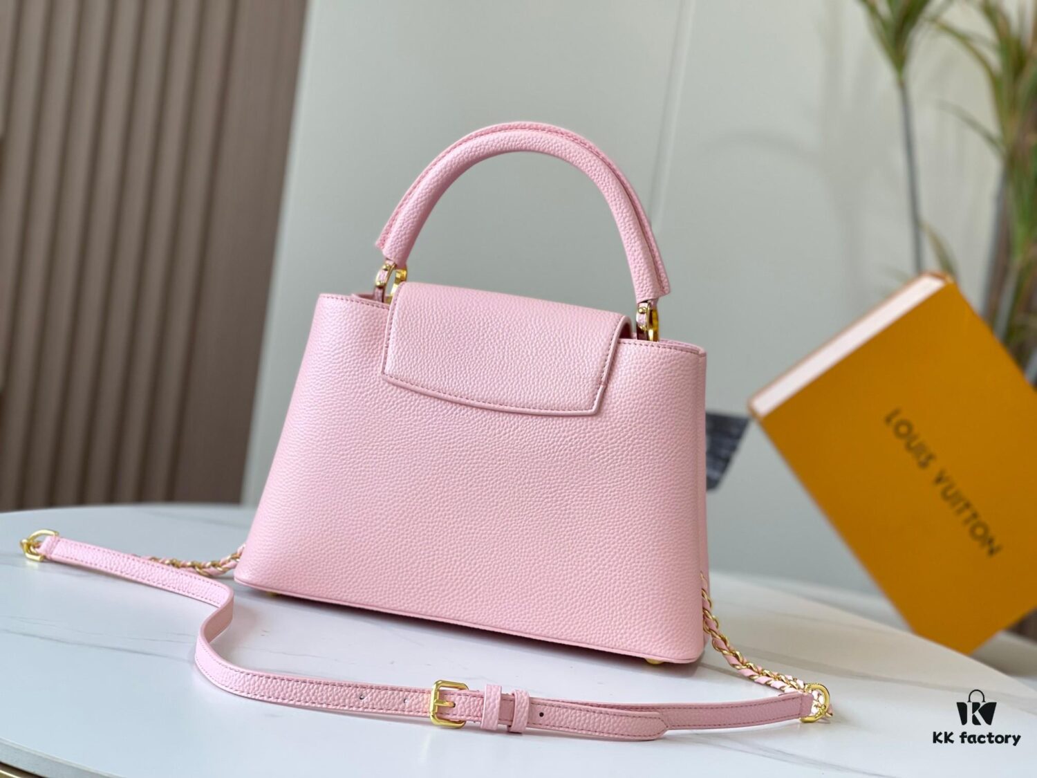 Upgraded M20841 Etoile Pearlized Pink Shell Button Capucines MM Handbag