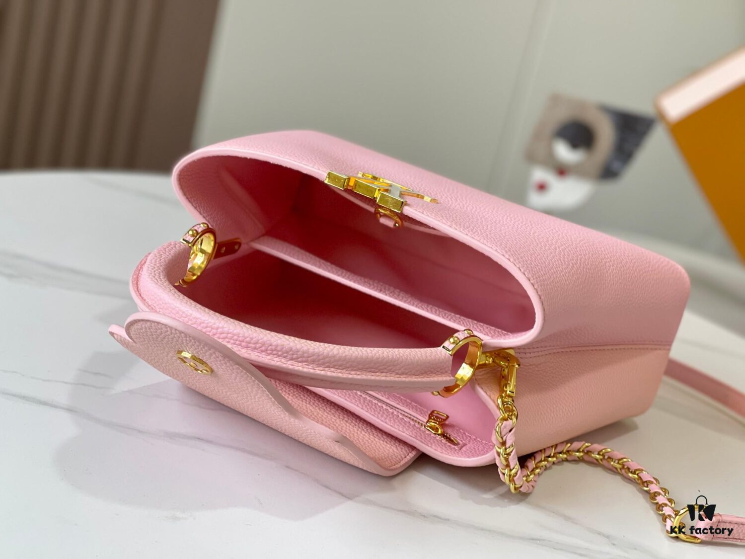 Upgraded M20841 Etoile Pearlized Pink Shell Button Capucines MM Handbag