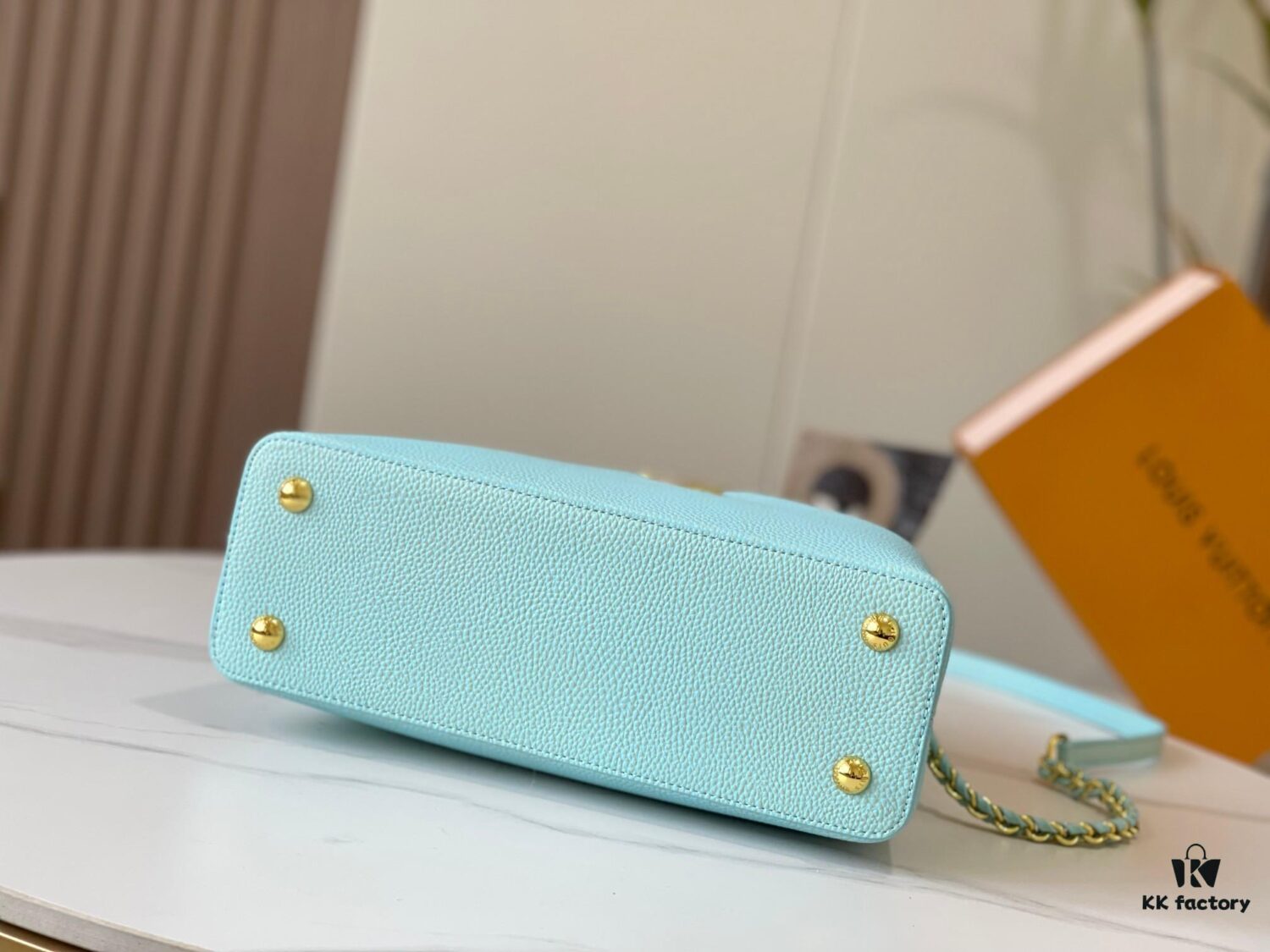 Upgraded M20841 Stellar Pearl Green Shell Button Capucines MM Handbag