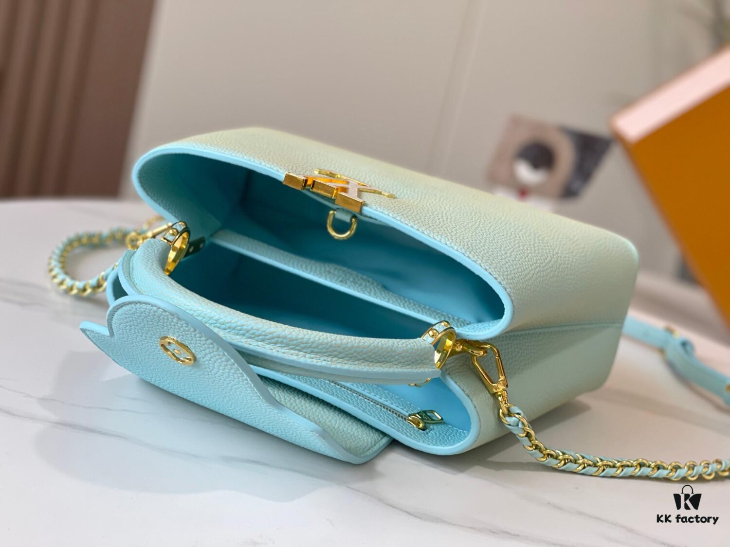 Upgraded M20841 Stellar Pearl Green Shell Button Capucines MM Handbag