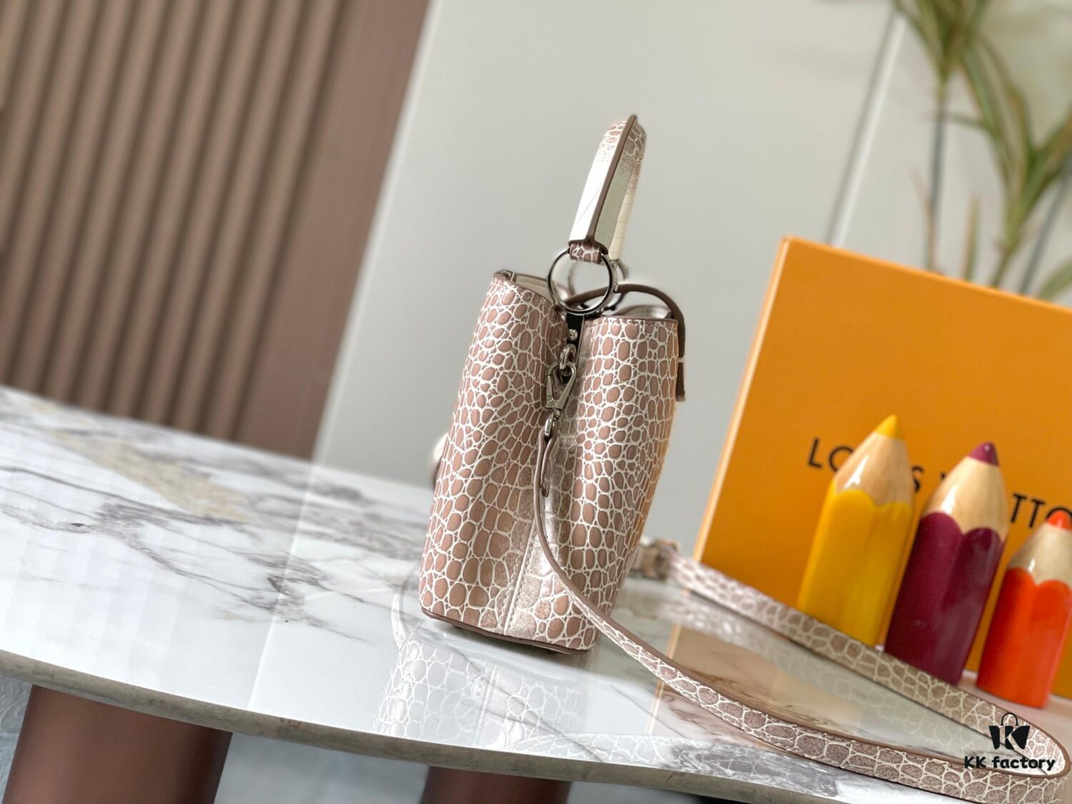 Guangzhou Stock Top Quality Original Capucines BB