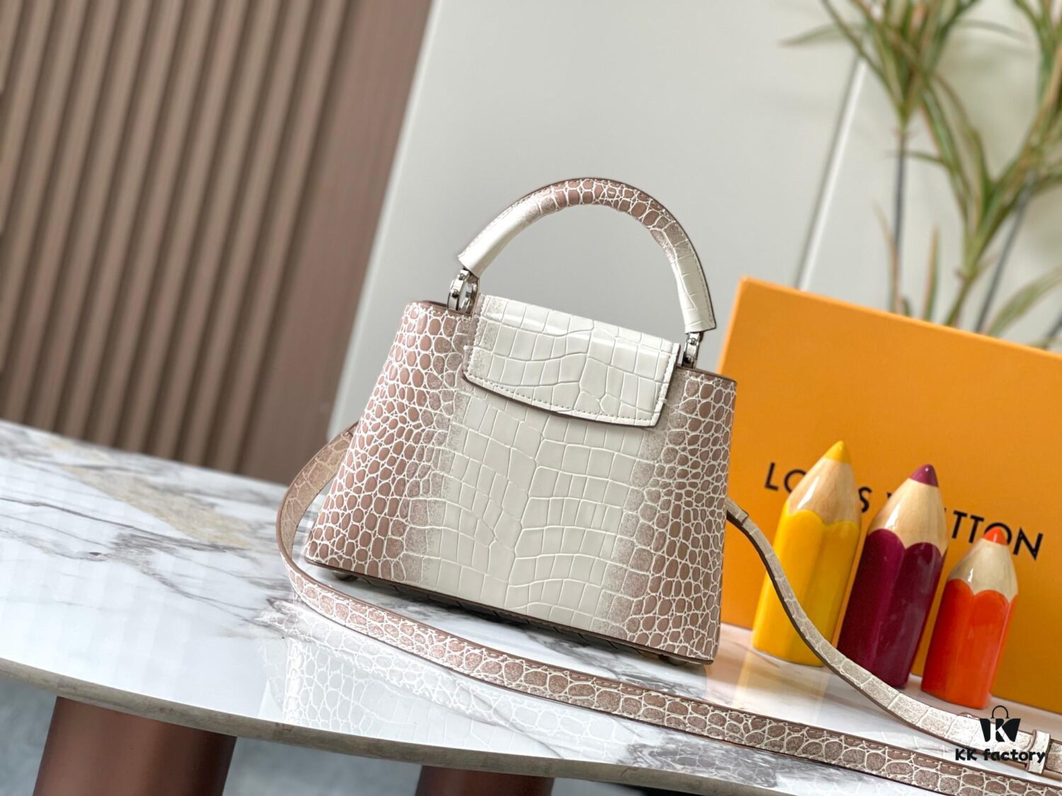 Guangzhou Stock Top Quality Original Capucines BB