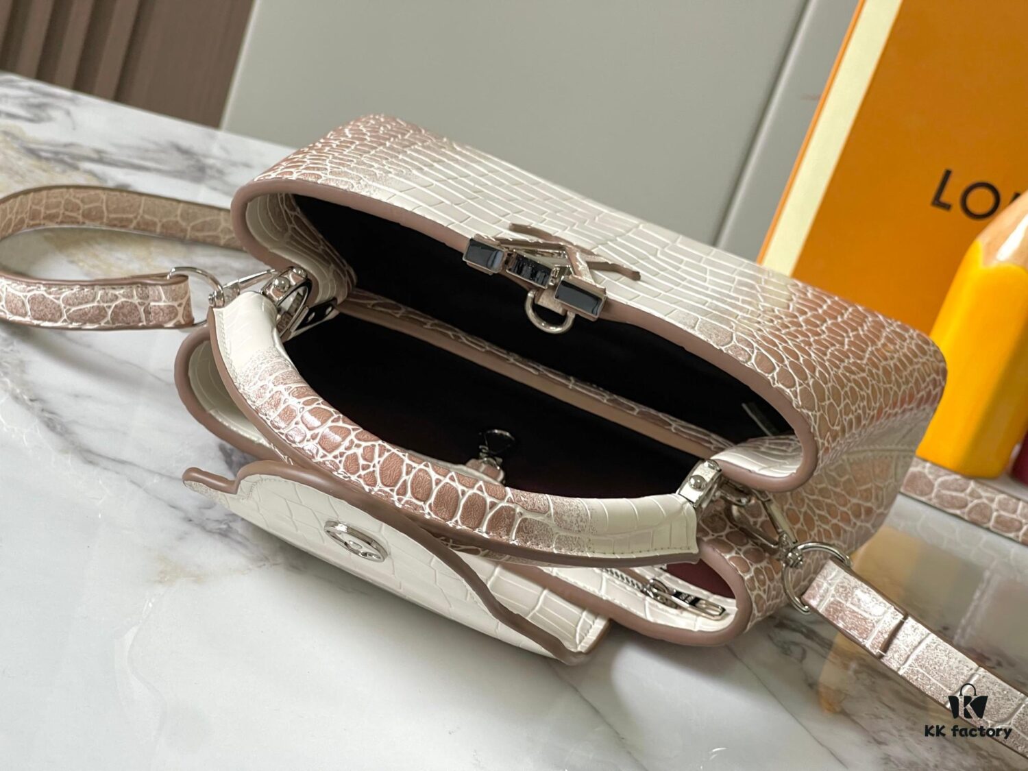 Guangzhou Stock Top Quality Original Capucines BB