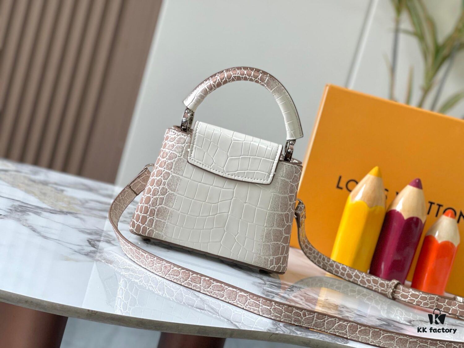 Guangzhou Stock Top Quality Original Capucines Mini