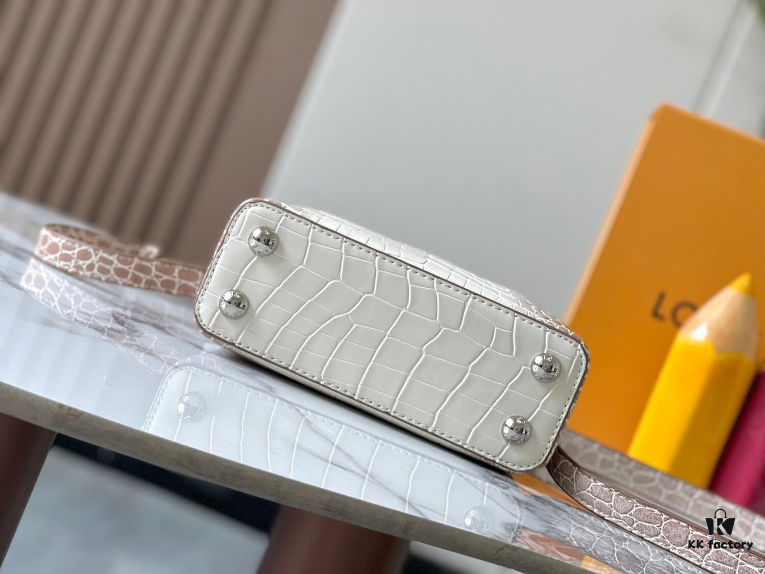 Guangzhou Stock Top Quality Original Capucines Mini