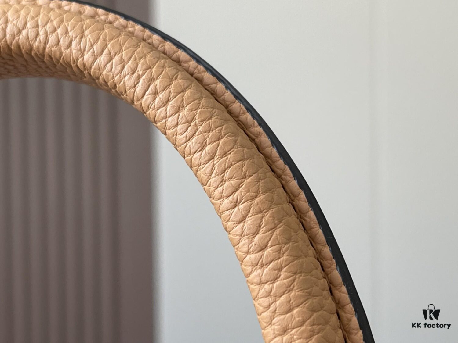 Upgraded Version 💋 M59466 Black with Beige Gold Hardware