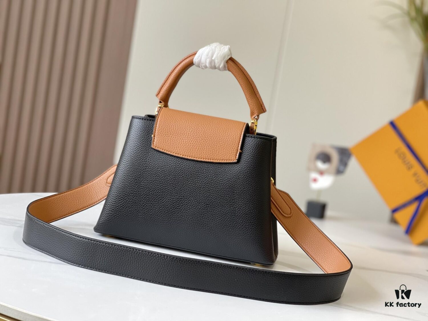 Upgraded Version 💋 M59464 Black with Beige Gold Hardware