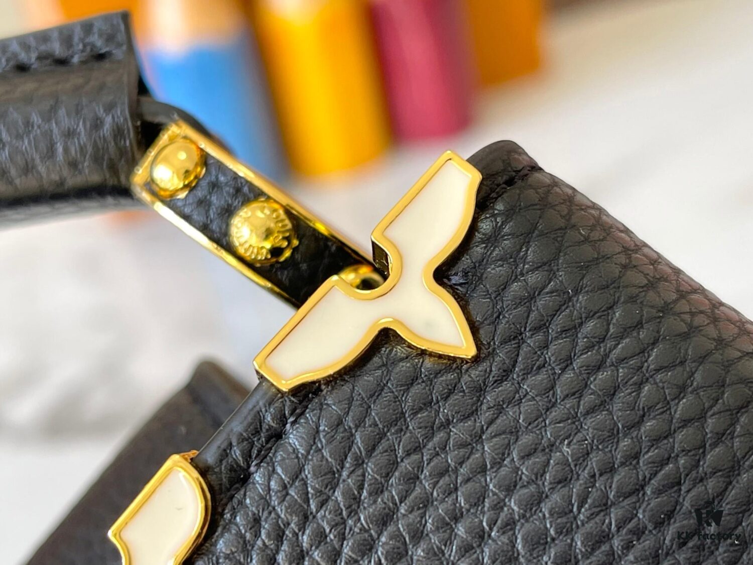 Upgraded M23765 Black and White Mother-of-Pearl Flower Crown Bag