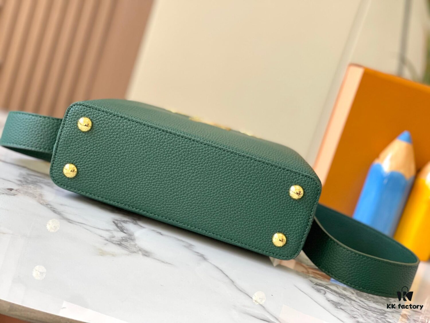 Upgraded M23766 Green and White Mother-of-Pearl Flower Crown Capucines Handbag