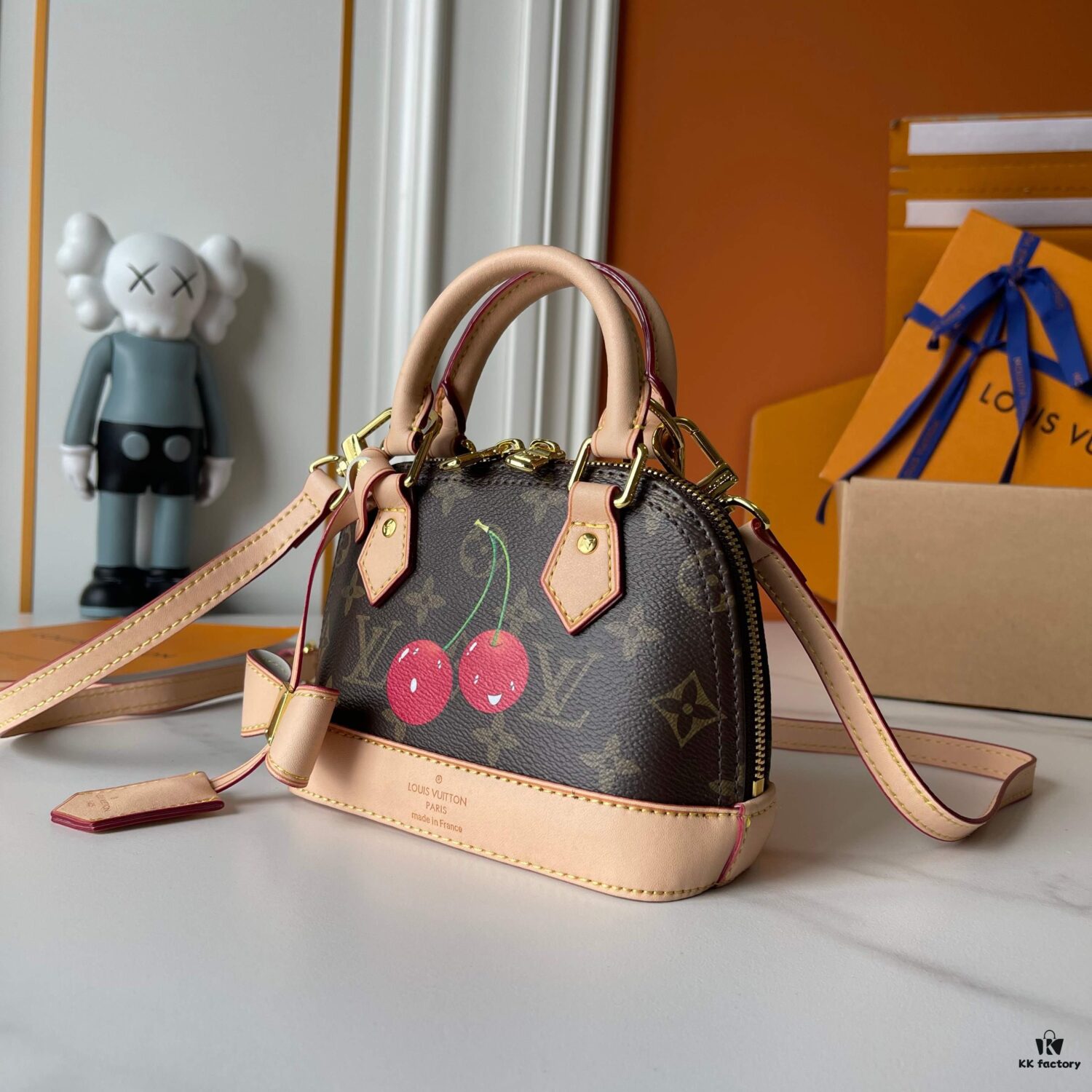 Upgraded Version 170 180 【LV x TM Nano Alma】 M13416 53152 Cherry M82717 M90611 M13104 This Nano Alma Bag Combines Monogram Coated Canvas with Cowhide Leather Trims, Featuring the Iconic Cherry Pattern from the Louis × Takashi Murakami Collaboration Series. The Top Handle and Detachable Adjustable Shoulder Strap Offer Multiple Carrying Options, While the Interior Compartment Fits Everyday Essentials Such as a Short Wallet and Large Smartphone.