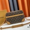 Top Quality Original LV Classic Crossbody Bag, Model No. M51274, Monogram Pattern, Small Square Design with Adjustable Full-Grain Leather Shoulder Strap