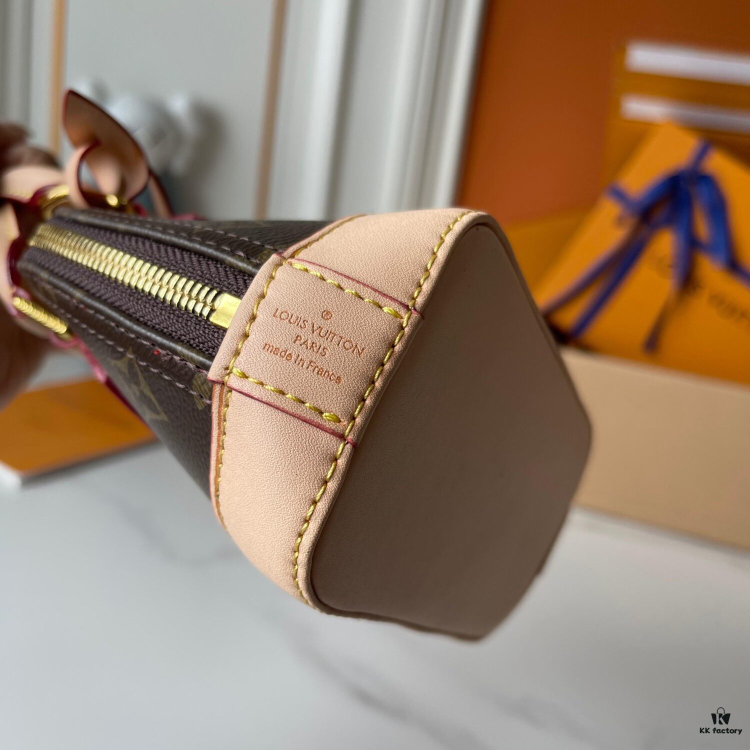 Upgraded Version 170 180 【LV x TM Nano Alma】 M13416 53152 Cherry M82717 M90611 M13104 This Nano Alma Bag Combines Monogram Coated Canvas with Cowhide Leather Trims, Featuring the Iconic Cherry Pattern from the Louis × Takashi Murakami Collaboration Series. The Top Handle and Detachable Adjustable Shoulder Strap Offer Multiple Carrying Options, While the Interior Compartment Fits Everyday Essentials Such as a Short Wallet and Large Smartphone.