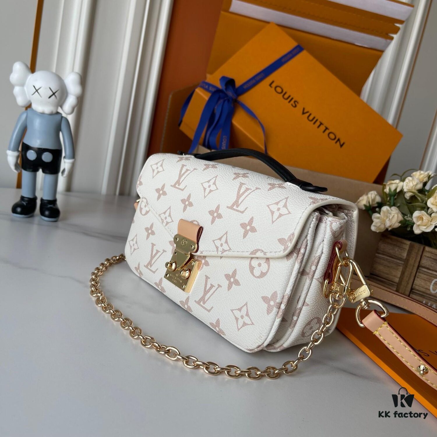 Upgraded Version 160 (High-Quality Replica) M12429 M23940 M40749 M46914 M46279 M22834 M46595 LV Messenger Bag Small East West Métis Handbag