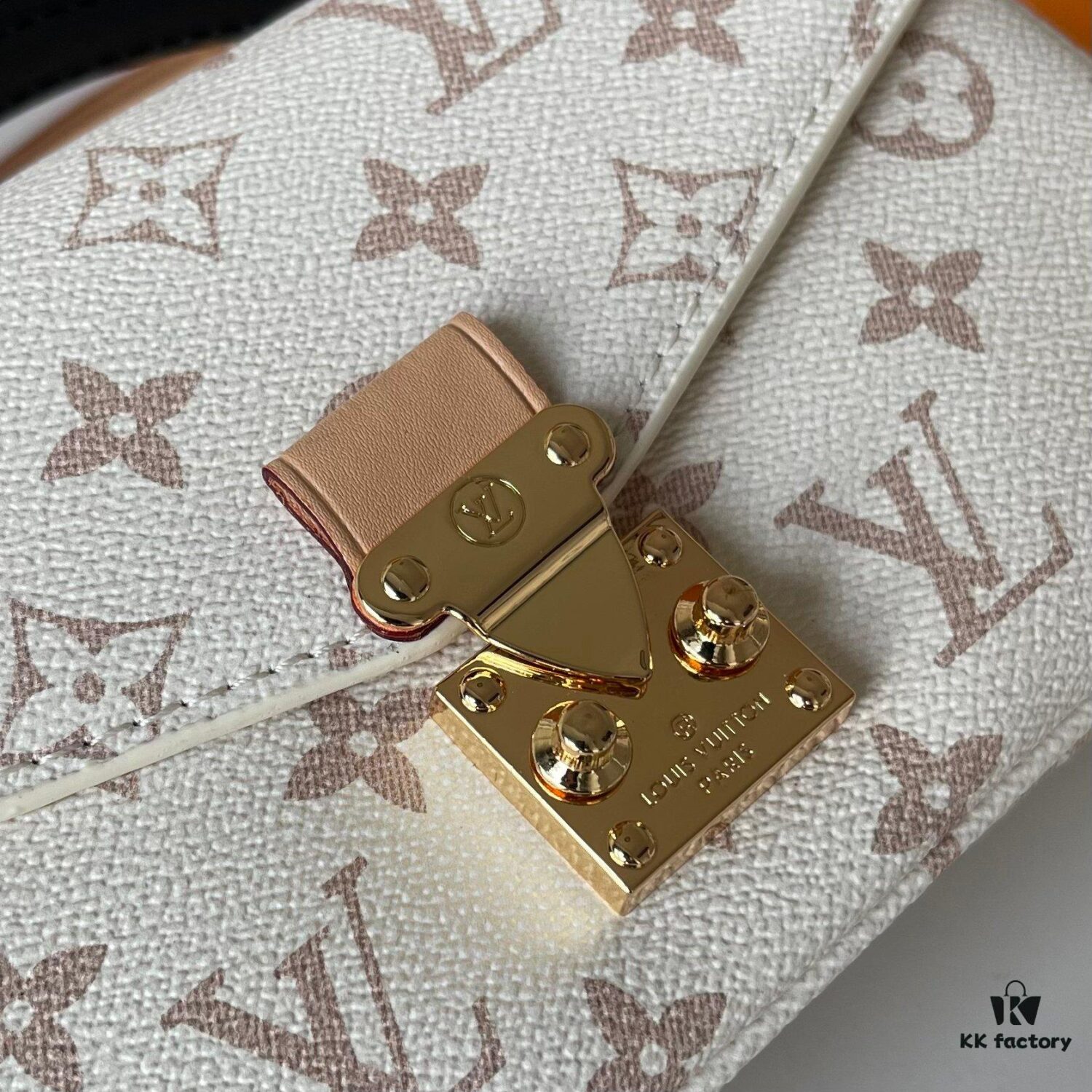 Upgraded Version 160 (High-Quality Replica) M12429 M23940 M40749 M46914 M46279 M22834 M46595 LV Messenger Bag Small East West Métis Handbag