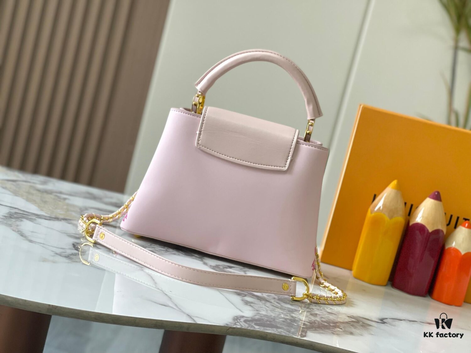 Guangzhou Stock Top Quality Original Capucines BB