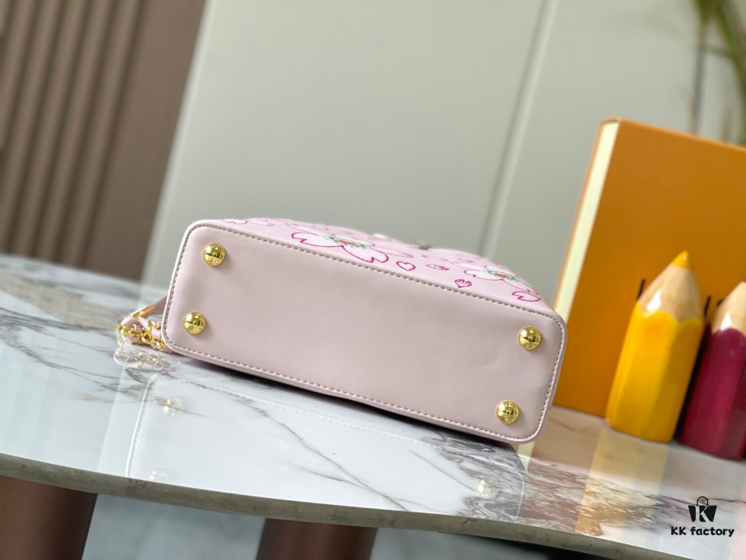 Guangzhou Stock Top Quality Original Capucines BB