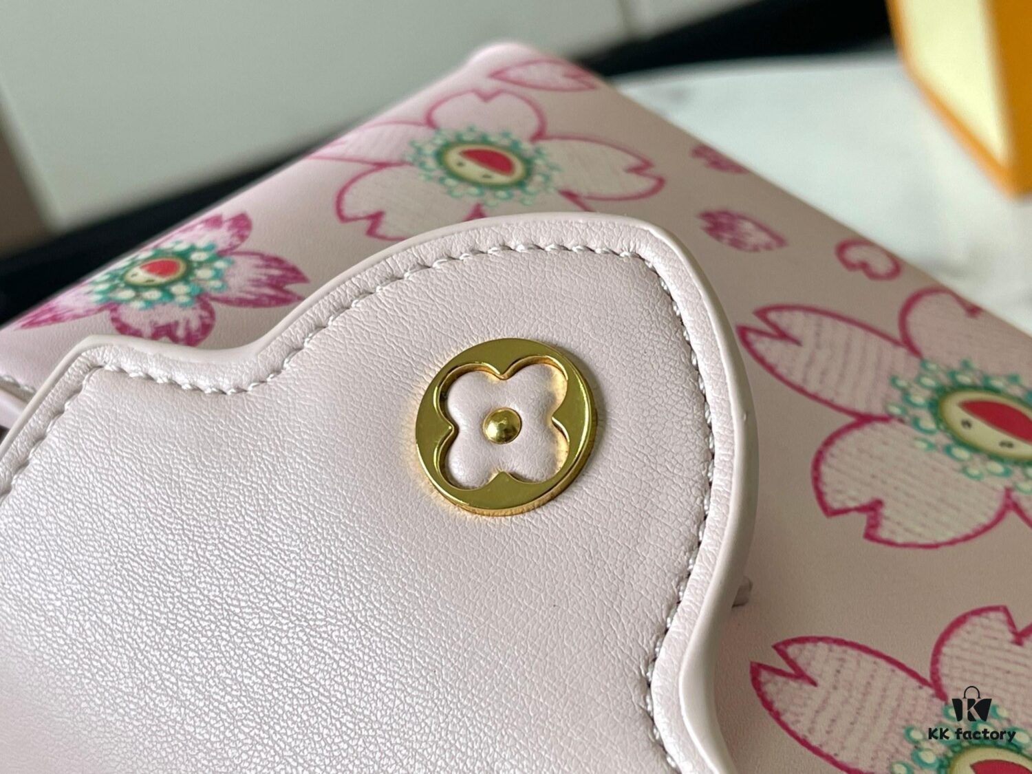 Guangzhou Stock Top Quality Original Capucines Mini Model: 13249 Pink Material: Canvas with Graffiti Hardware Upgraded Features: LV Initials, Unique Edge Ring, Exquisite Monogram Flower on Flap