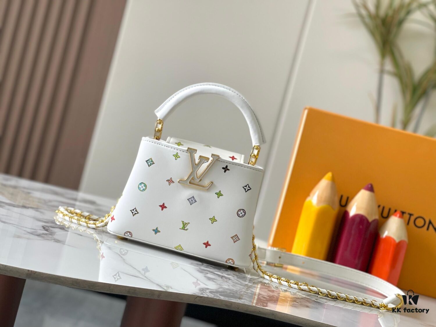 Guangzhou Stock Top Quality Original Capucines Mini Model: 14165 White Material: Canvas Graffiti Hardware Upgraded Features: LV Initials, Unique Edge Ring, Exquisite Monogram Flower on Flap