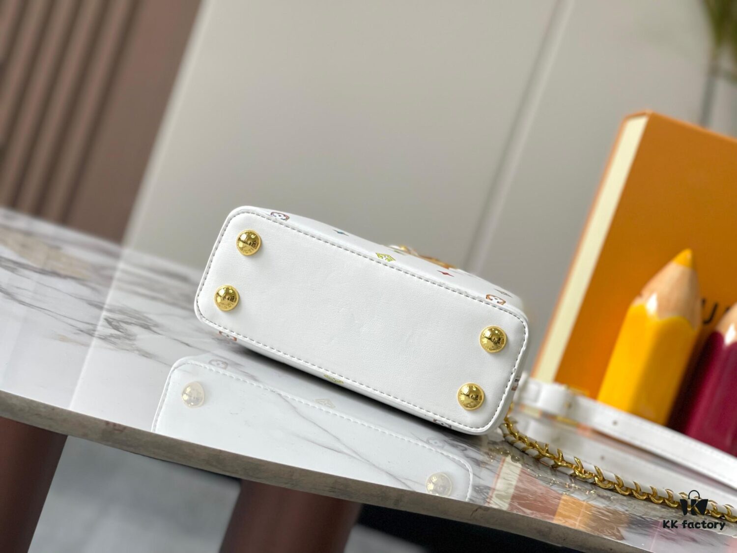 Guangzhou Stock Top Quality Original Capucines Mini Model: 14165 White Material: Canvas Graffiti Hardware Upgraded Features: LV Initials, Unique Edge Ring, Exquisite Monogram Flower on Flap